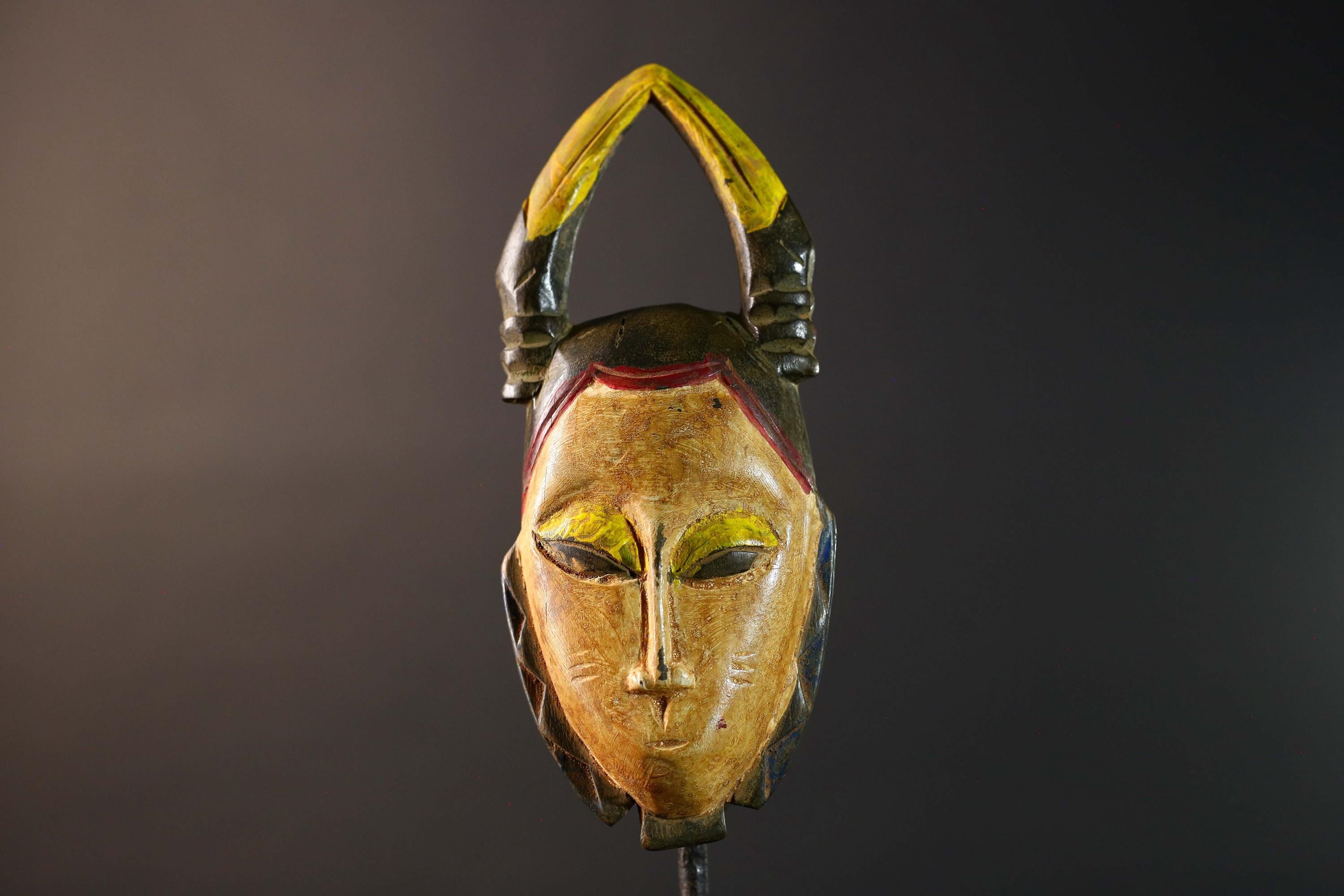 African Guro Mask Carved Wood Antelope Horns Tribal Face Côte d’Ivoire Wall Art Vintage Multicolor Handcrafted Home Decor Sculpture-G5763