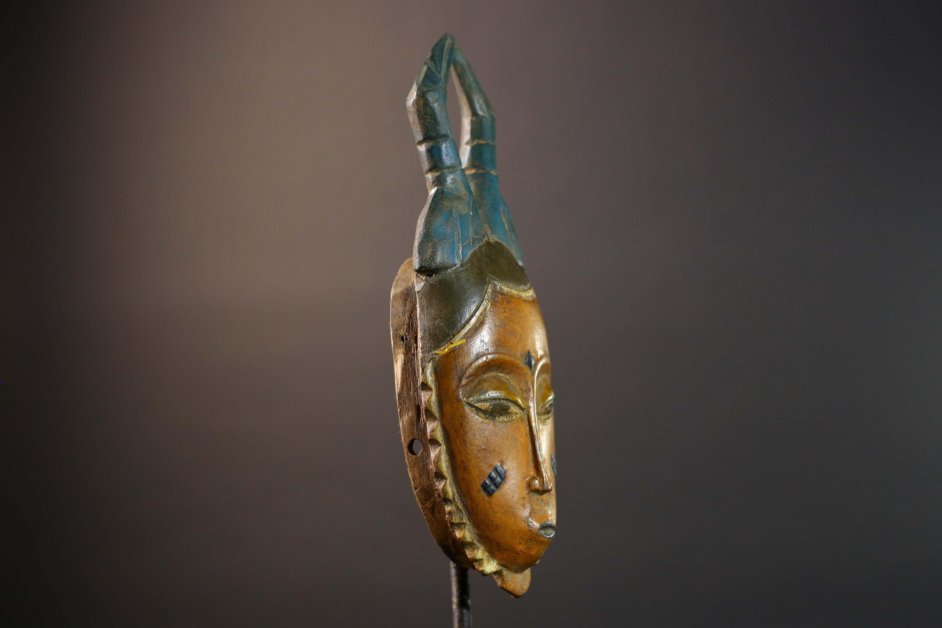 African Guro Tribal Mask with Antelope Crest Hand Carved Wood West African Art Vintage Home Wall Hanging Cultural Sculpture Decor-G5767