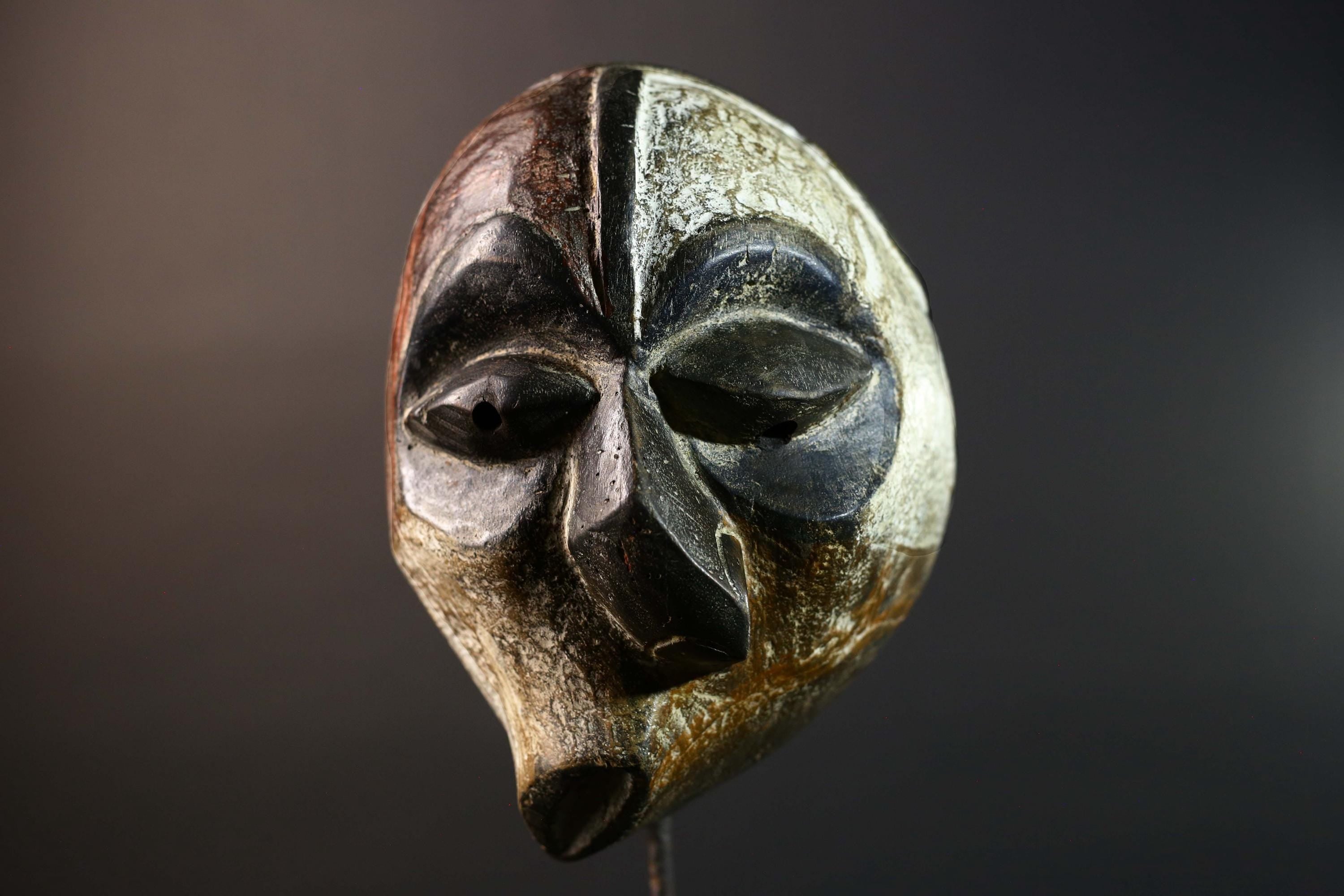 African Kuba Tribal Mask Hand Carved Wood West Africa Art Home Wall Decor-G5775