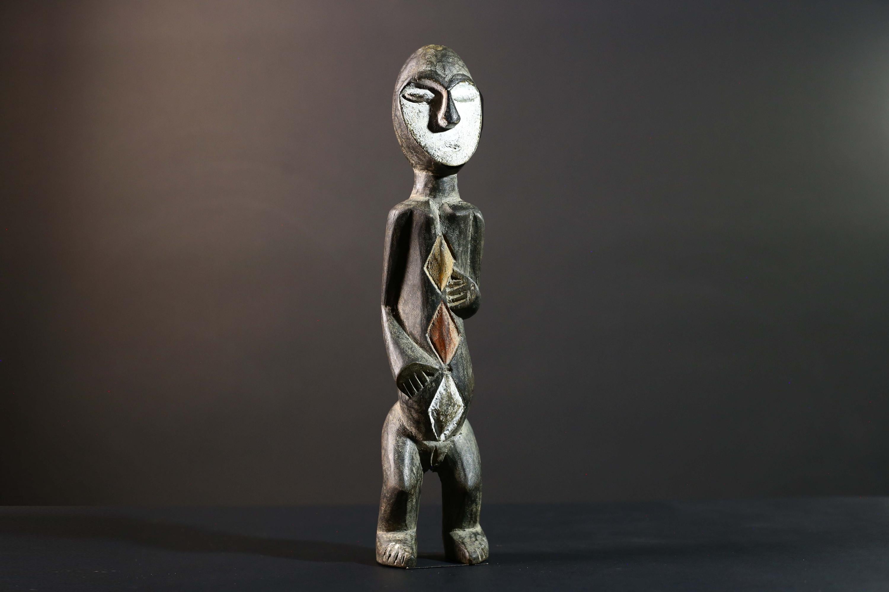 African Songye Statue Hand Carved Congo Wood Tribal Power Figure Collectible-G5780