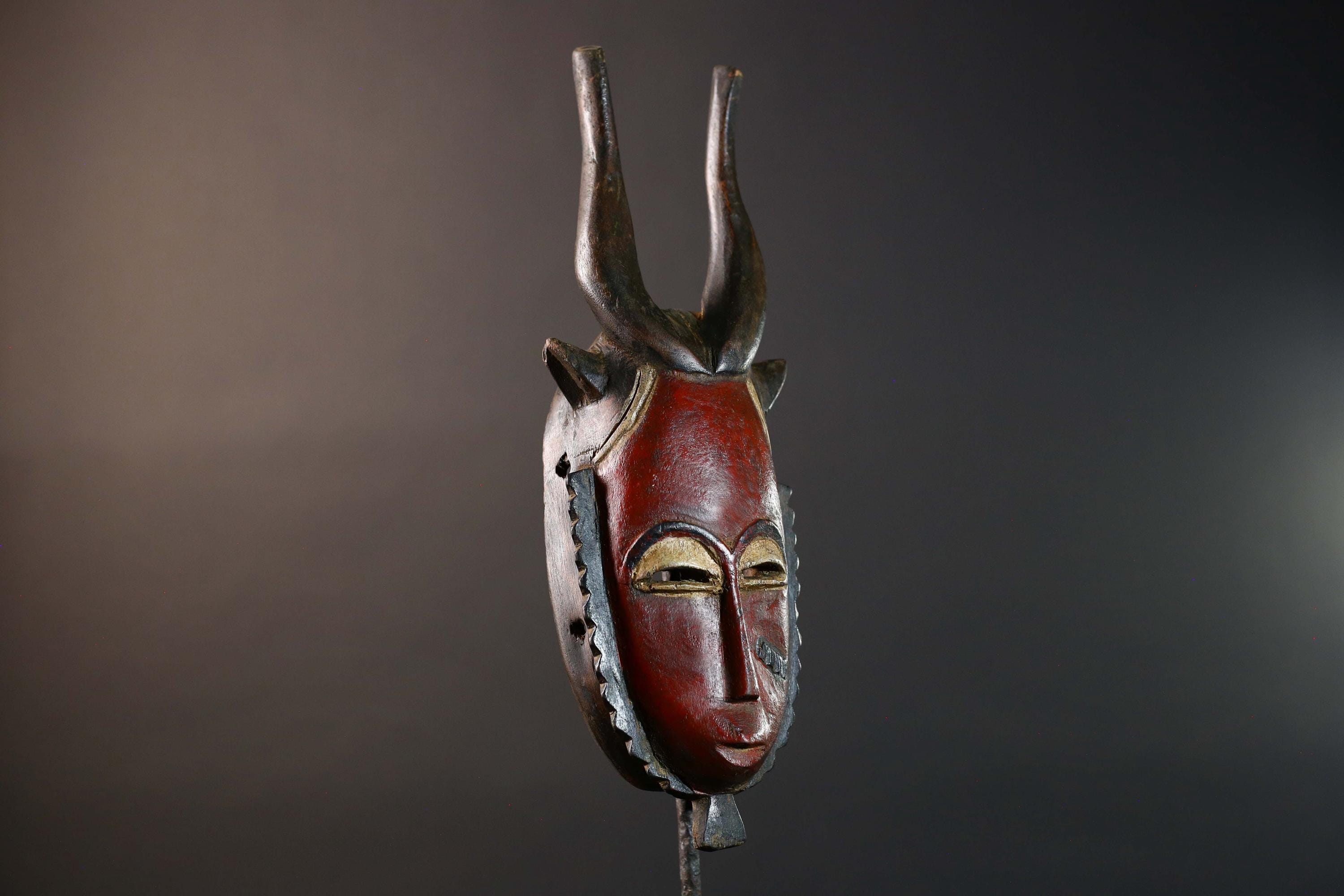 African Guro tribal mask red face carved wood with antelope horns Côte d’Ivoire art vintage wall decor cultural home sculpture-G5762