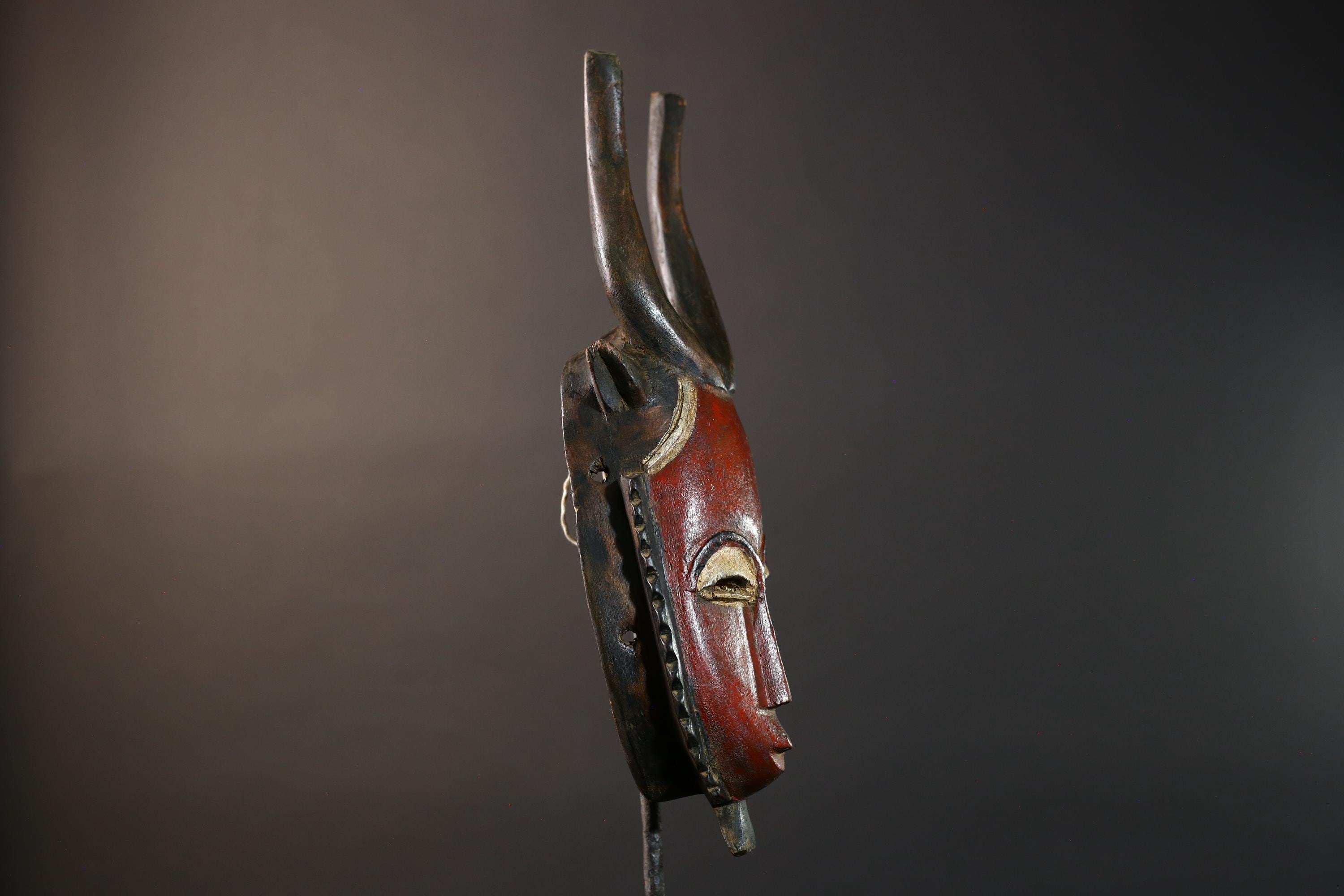 African Guro tribal mask red face carved wood with antelope horns Côte d’Ivoire art vintage wall decor cultural home sculpture-G5762