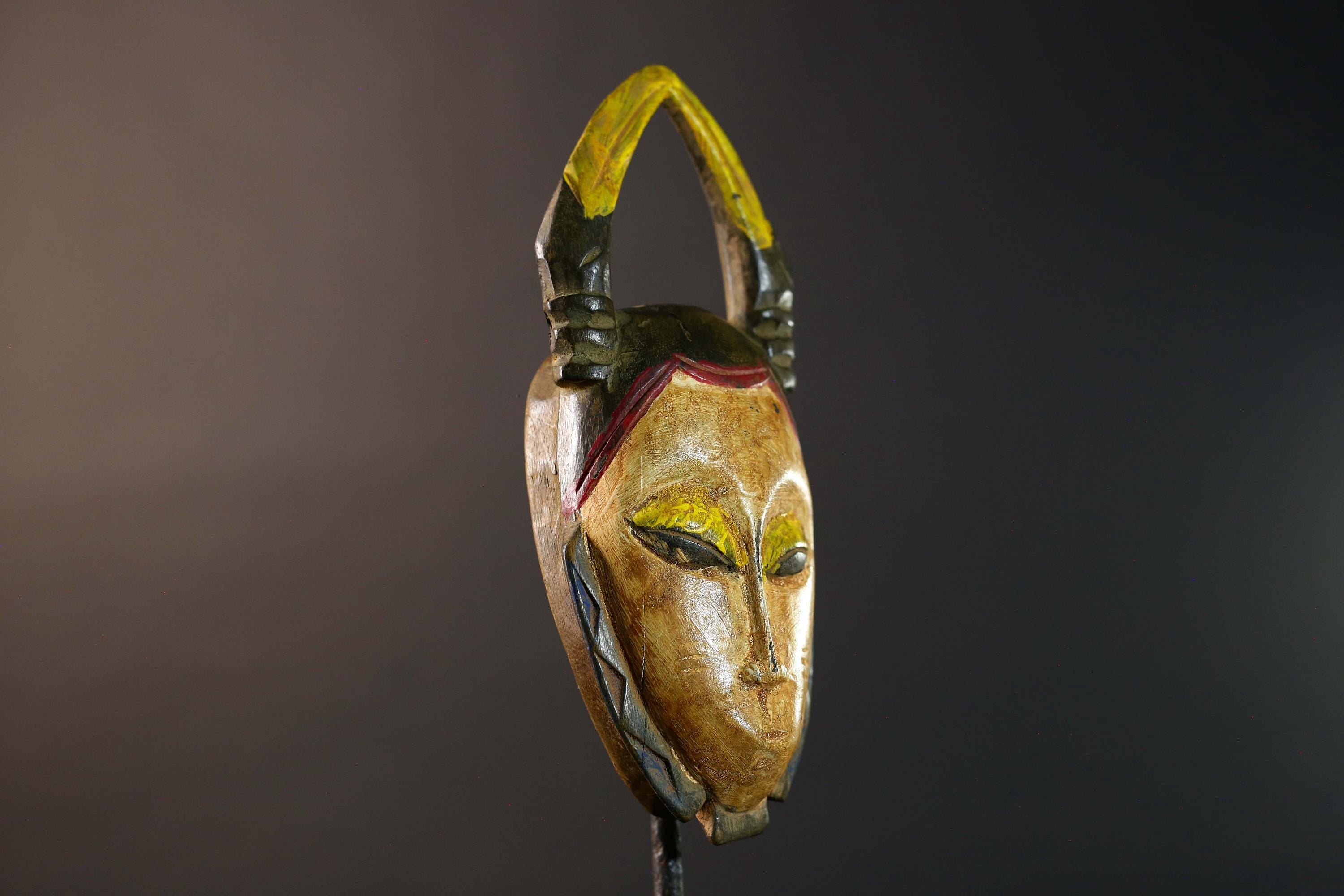 African Guro Mask Carved Wood Antelope Horns Tribal Face Côte d’Ivoire Wall Art Vintage Multicolor Handcrafted Home Decor Sculpture-G5763