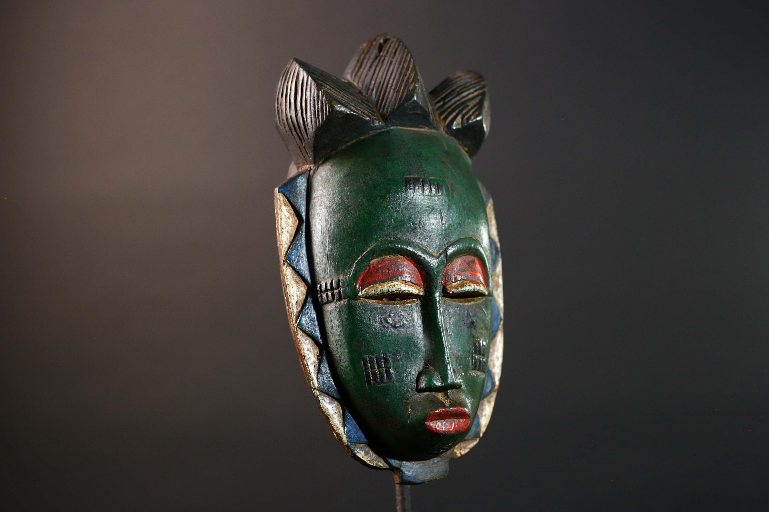 Africa Baule tribal mask hand carved wood green face red eyelids geometric patterns West African art wall hanging home decor sculpture-G5770