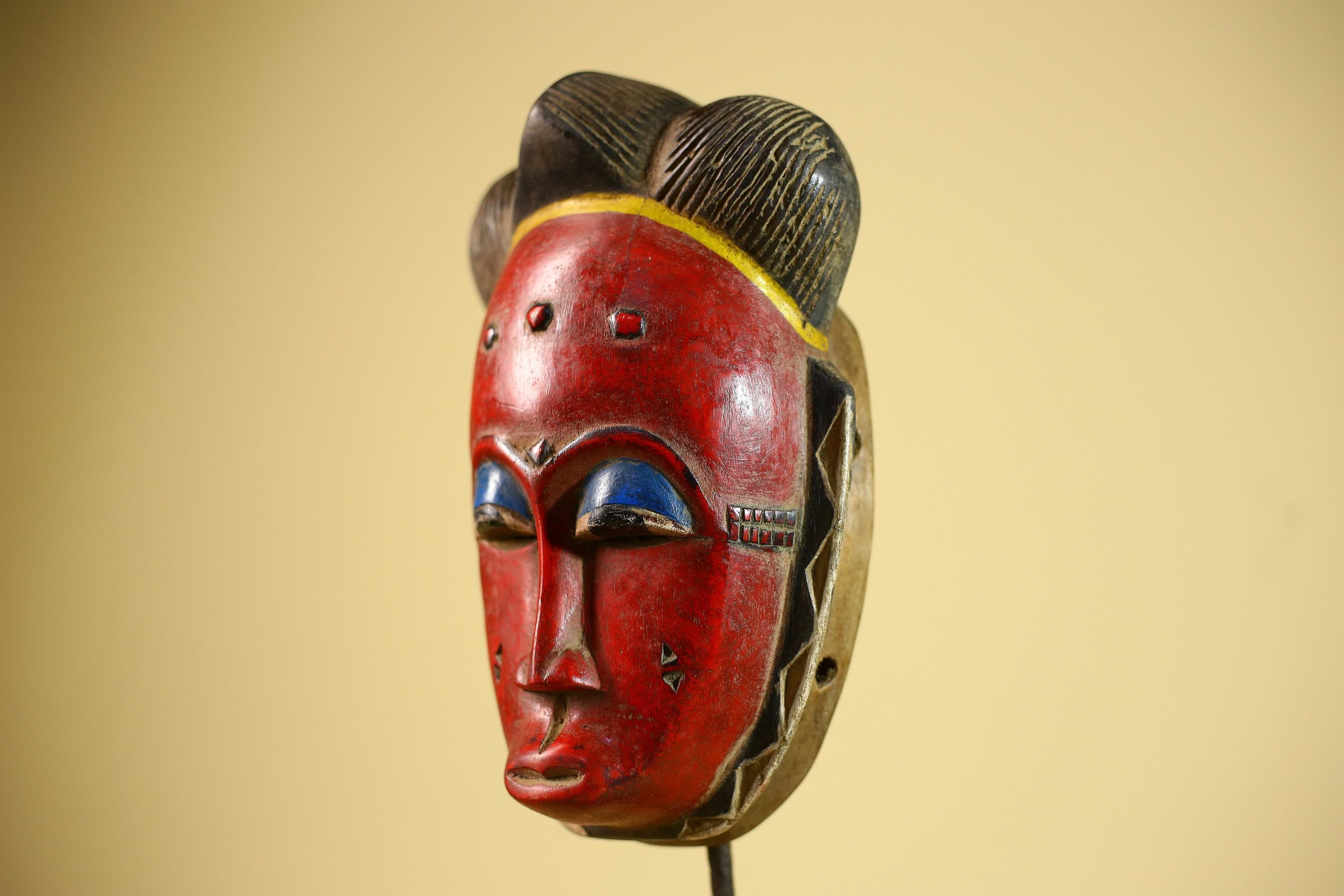 African Guro Mask Red Face Wood Côte d’Ivoire Tribal Art Wall Decor-G5832