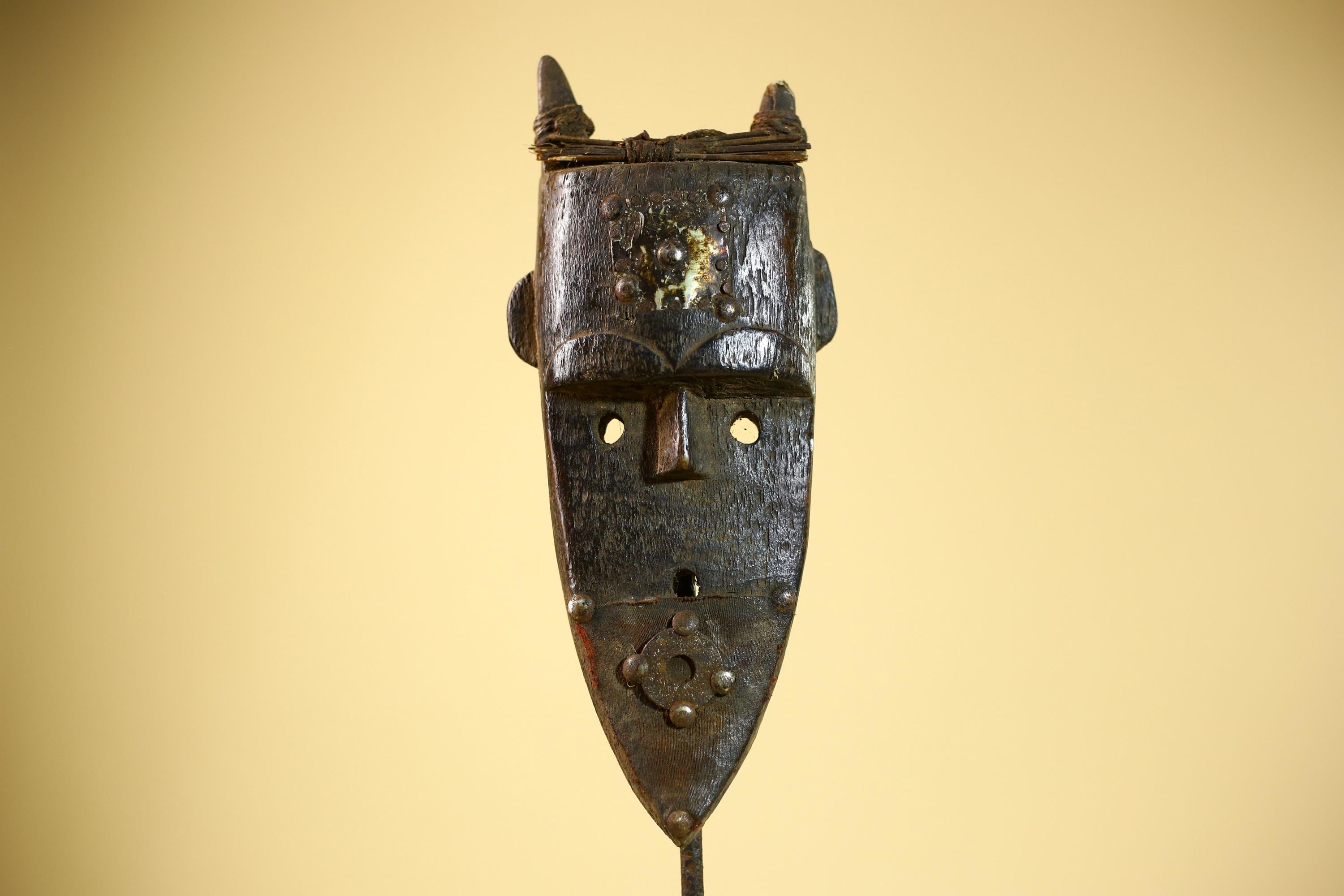 African Toma Mask Carved Wood Horn Crest Metal Detail Guinea Tribal Art Decor-G5842