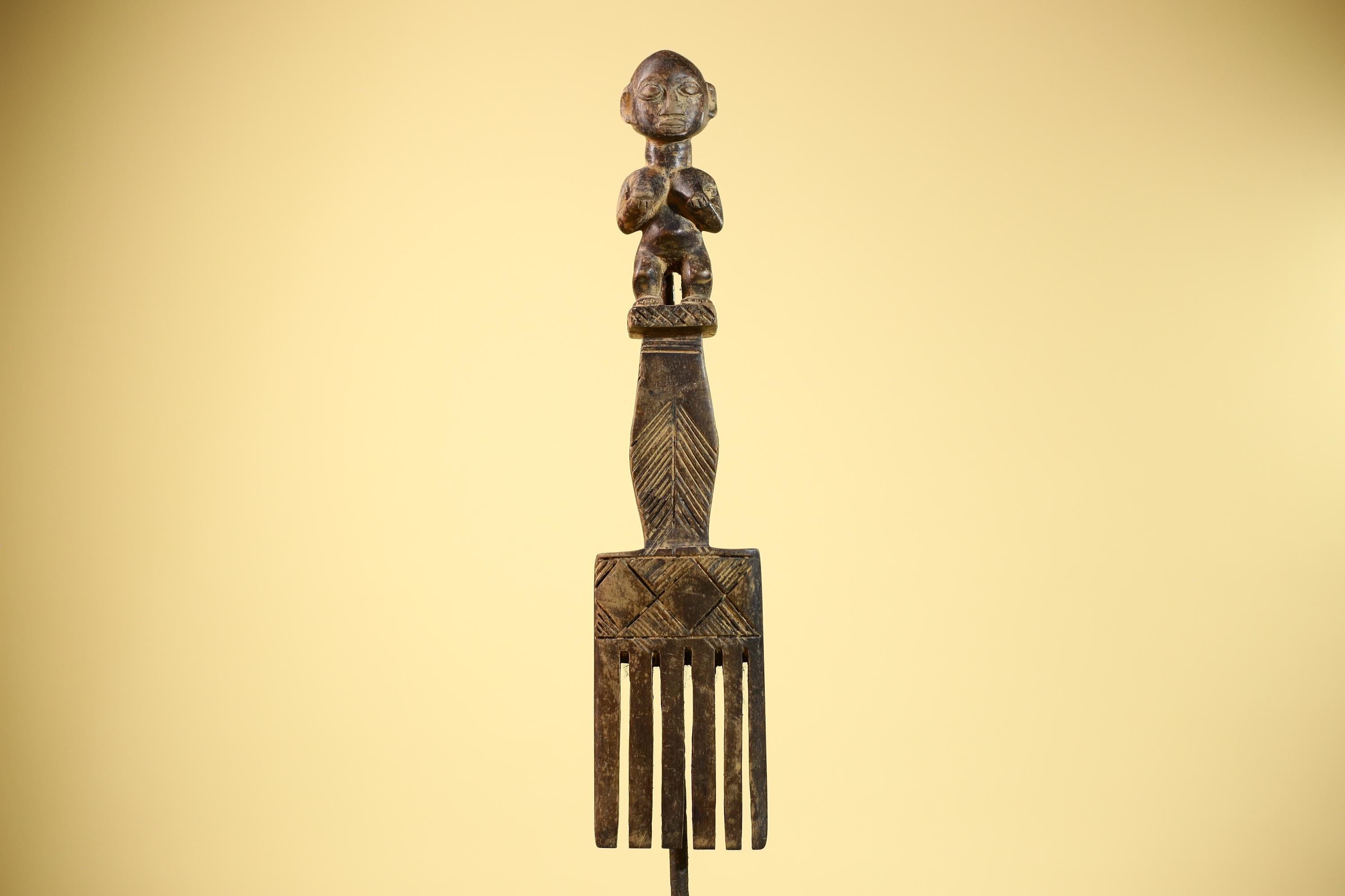 African Tribal Comb Carved Wood Male Figure Côte d’Ivoire Wall Decor-G5849