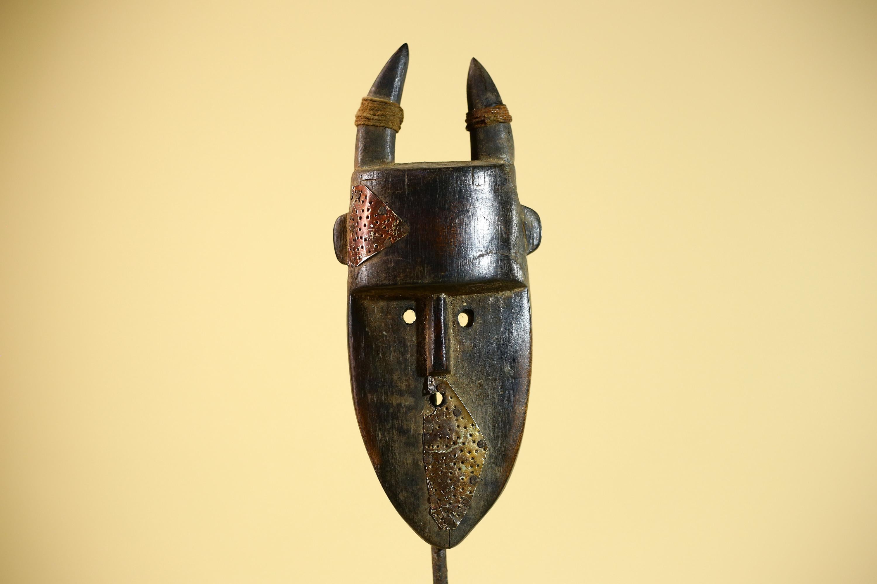 African Tribal Mask Toma Horned Wood Copper Inlay Guinea Ritual Art Decor-G5859
