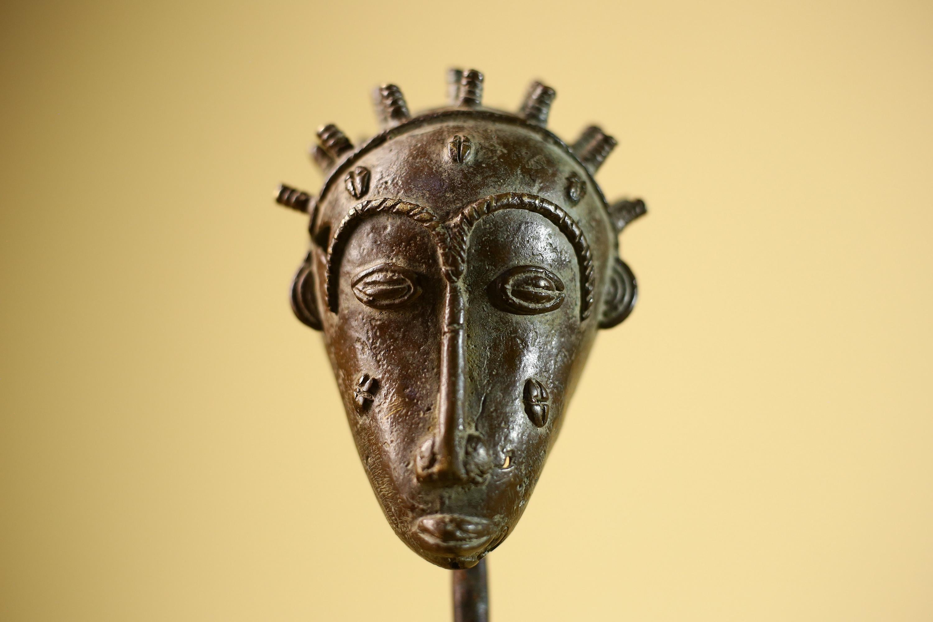 Vintage Benin Kingdom Bronze Mask Head Lost Wax Casting: African Folk Art-G5838