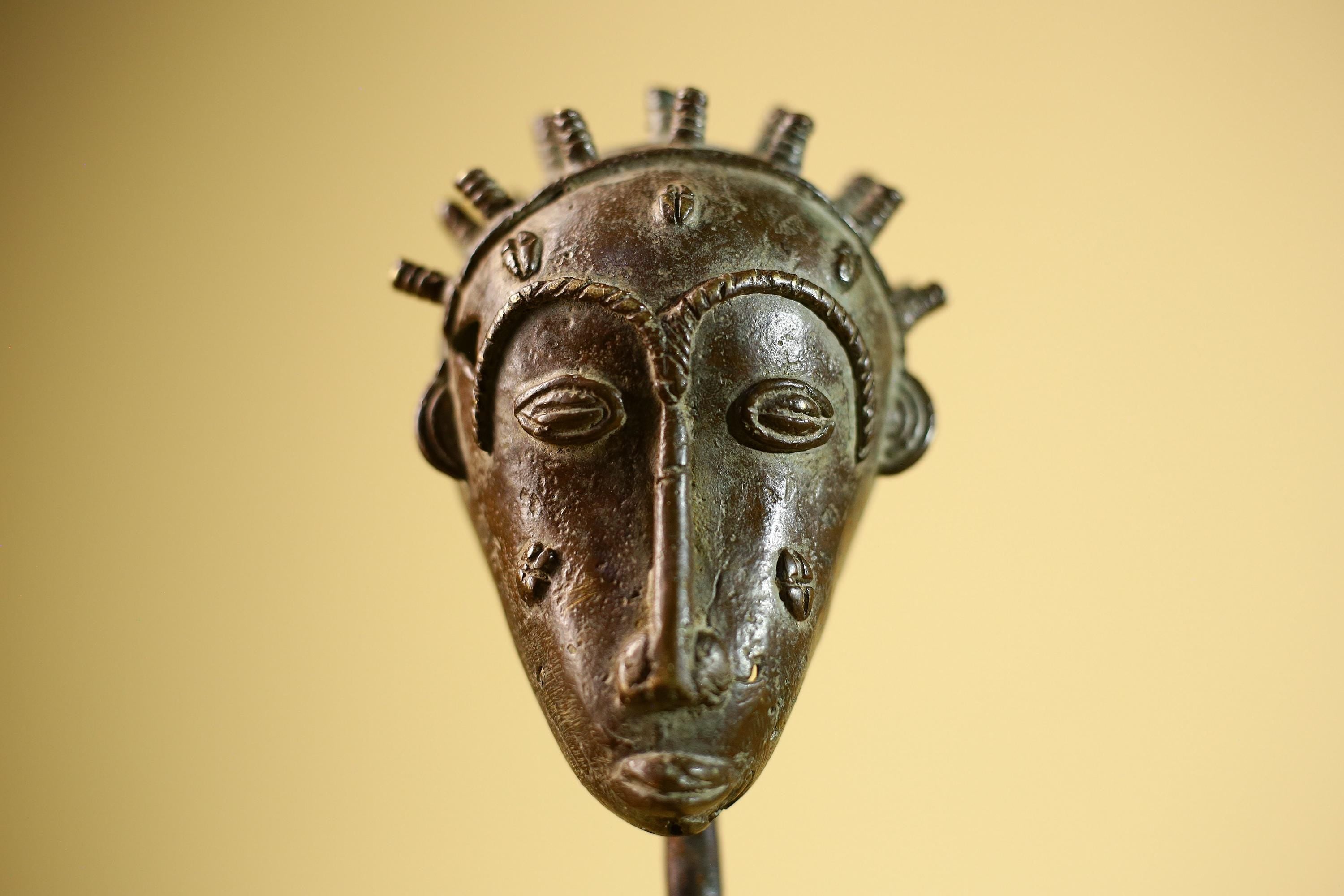 Vintage Benin Kingdom Bronze Mask Head Lost Wax Casting: African Folk Art-G5838