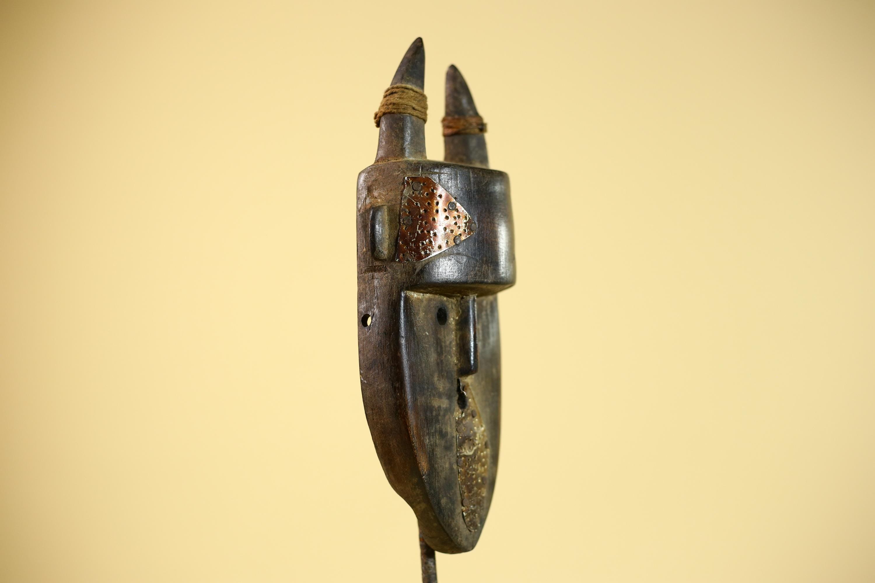 African Tribal Mask Toma Horned Wood Copper Inlay Guinea Ritual Art Decor-G5859