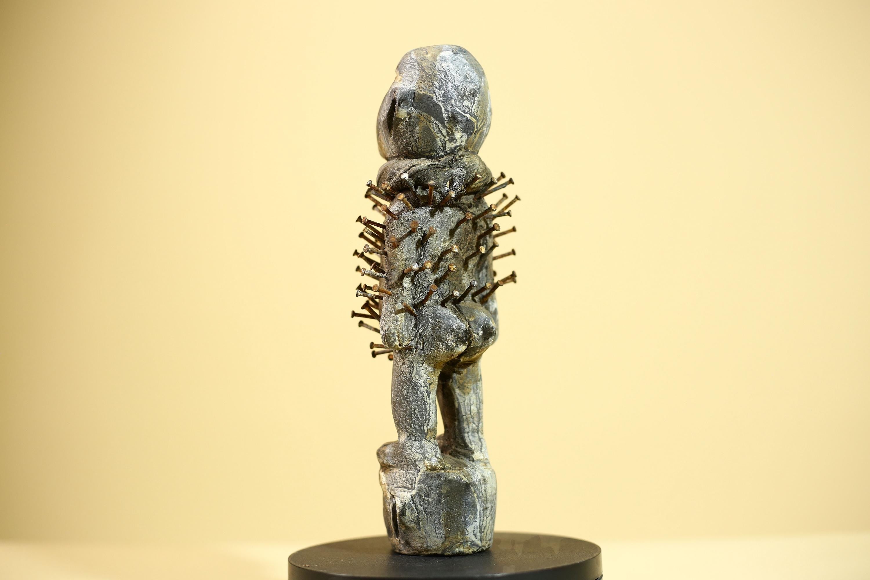 African Nail Fetish Statue Congo Tribal Wood Ritual Figure Art Decor-G5872