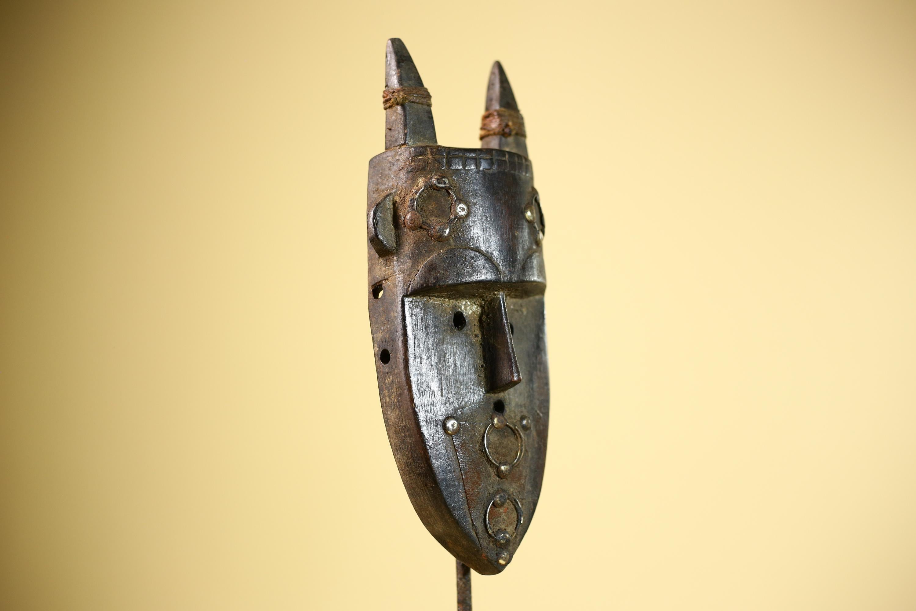 African Tribal Mask Carved Wood Horned Crest Côte d’Ivoire Wall Decor-G5895