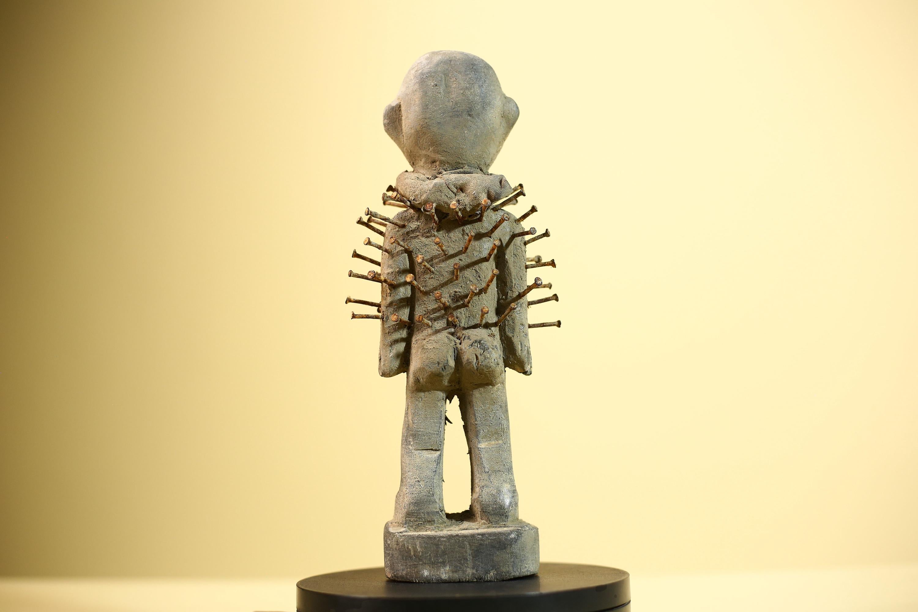 African Nail Figure Statue Carved Wood Ritual Fetish Congo Tribal Art-G5899