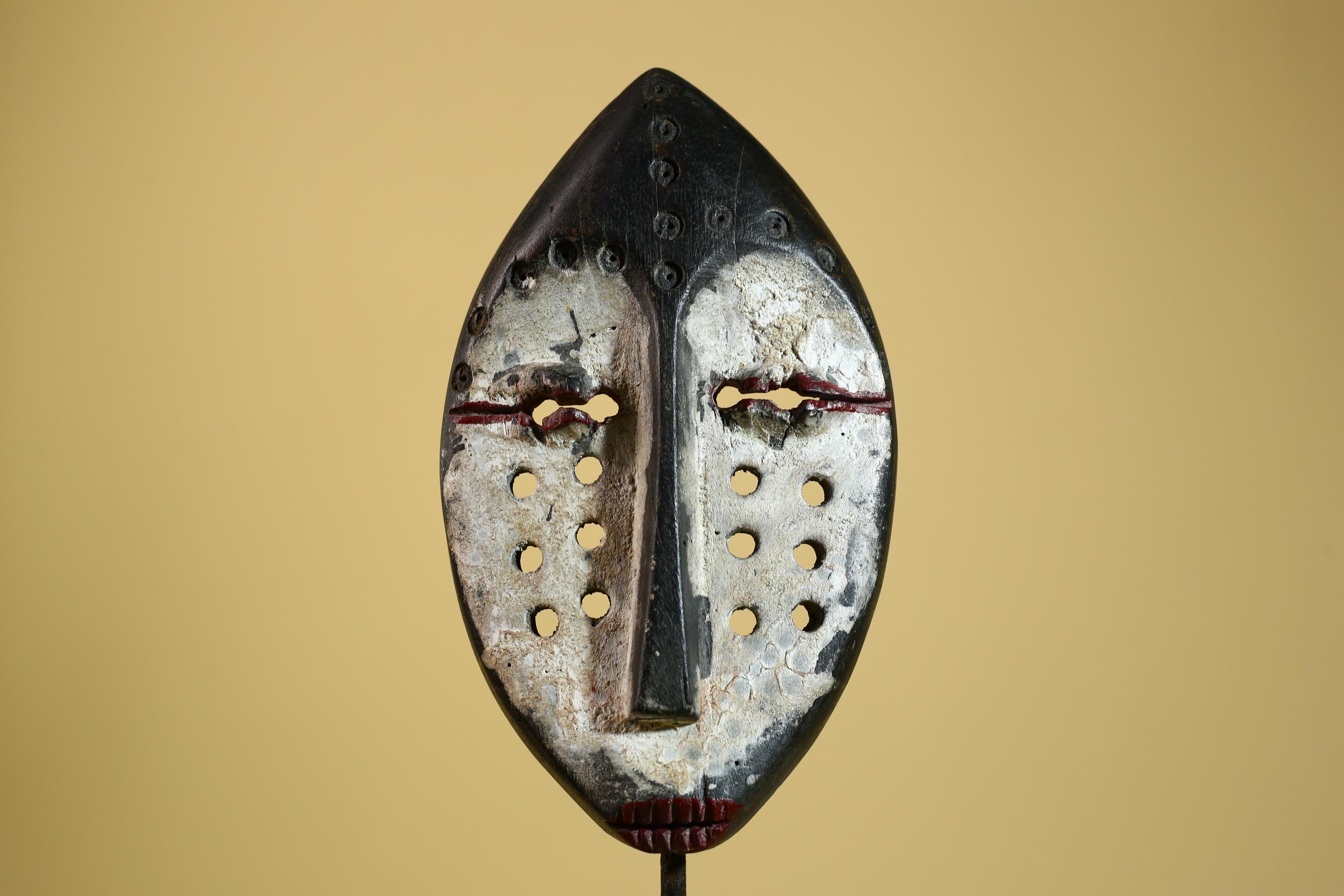 African Mask Carved Wood Painted Face Hole Pattern Congo Tribal Art Decorr-G5936