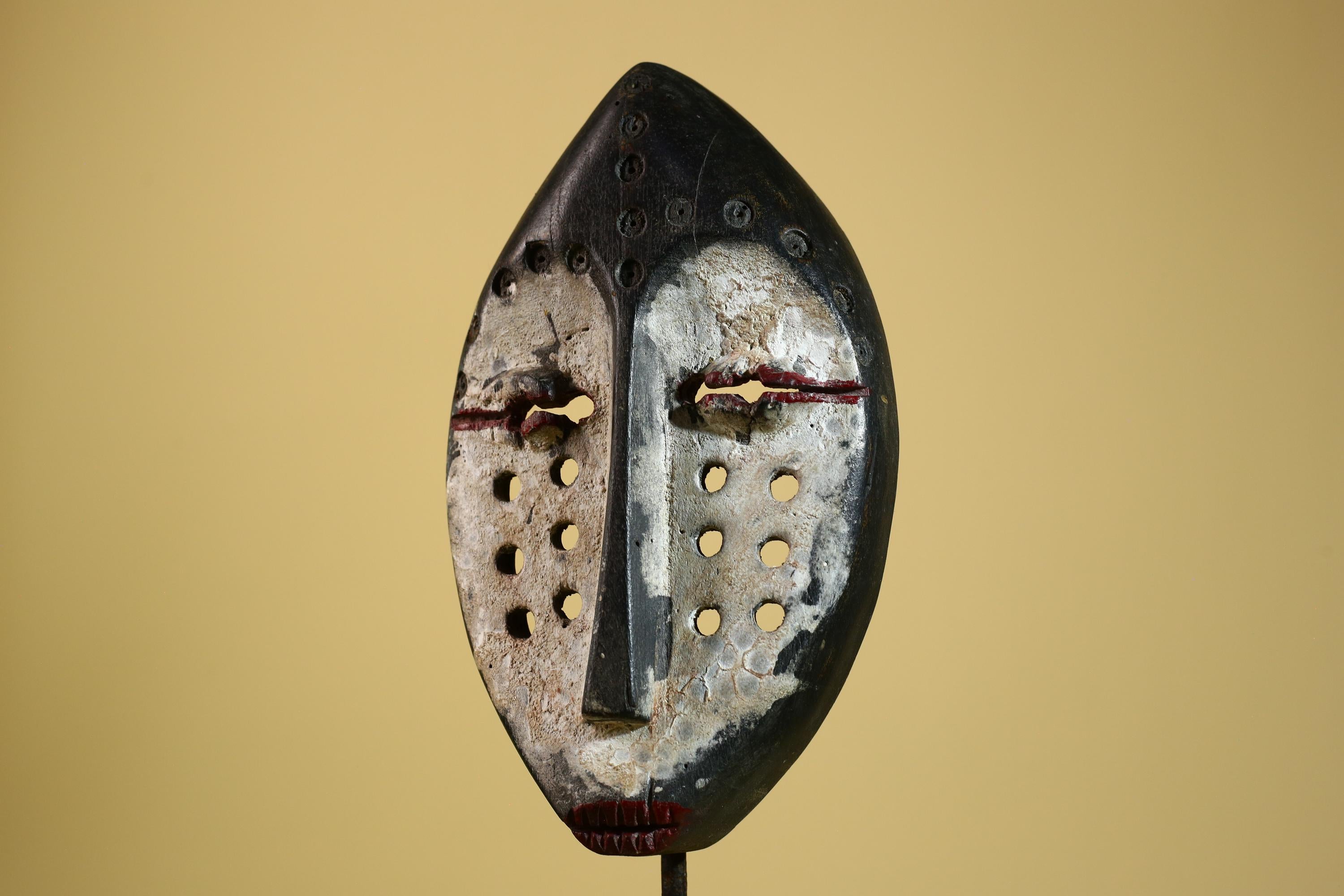 African Mask Carved Wood Painted Face Hole Pattern Congo Tribal Art Decorr-G5936
