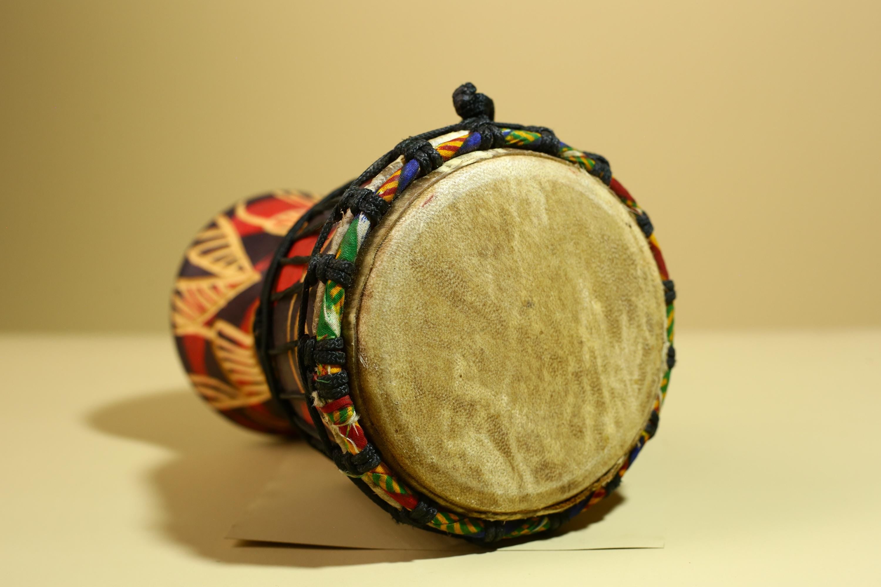 African Djembe Drum Carved Wood Rope Tuned Hand Drum Tribal Art Decor-G5942