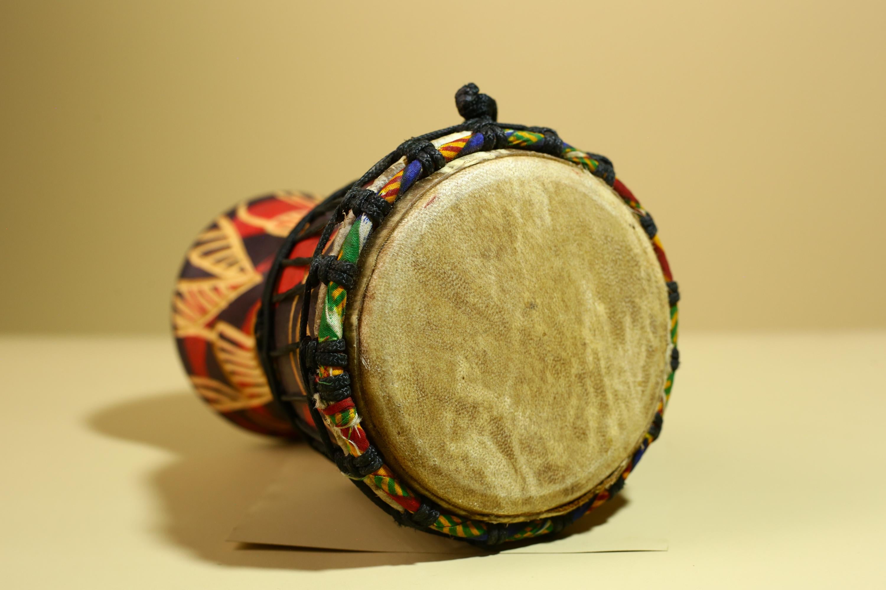 African Djembe Drum Carved Wood Rope Tuned Hand Drum Tribal Art Decor-G5942
