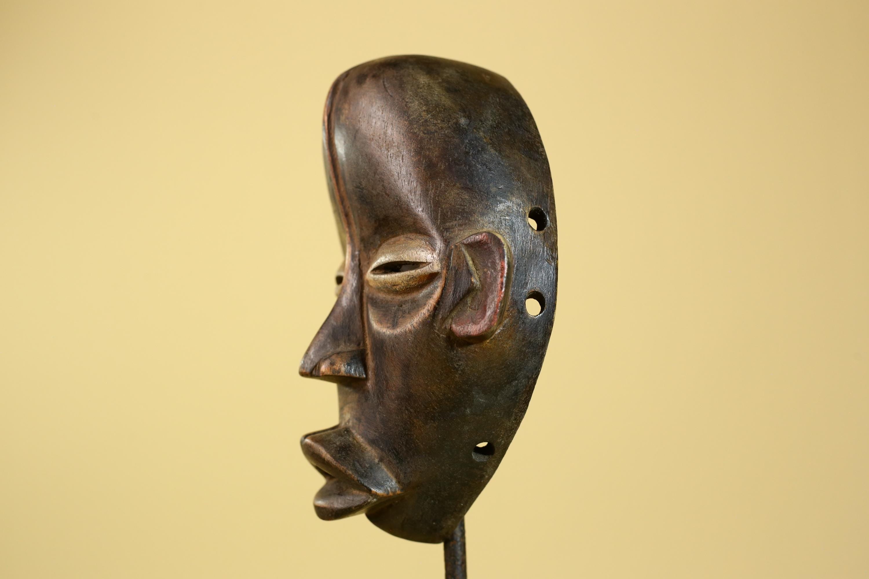 African Dan Mask Carved Wood Classic Form Côte d’Ivoire Tribal Art Decor-G5966