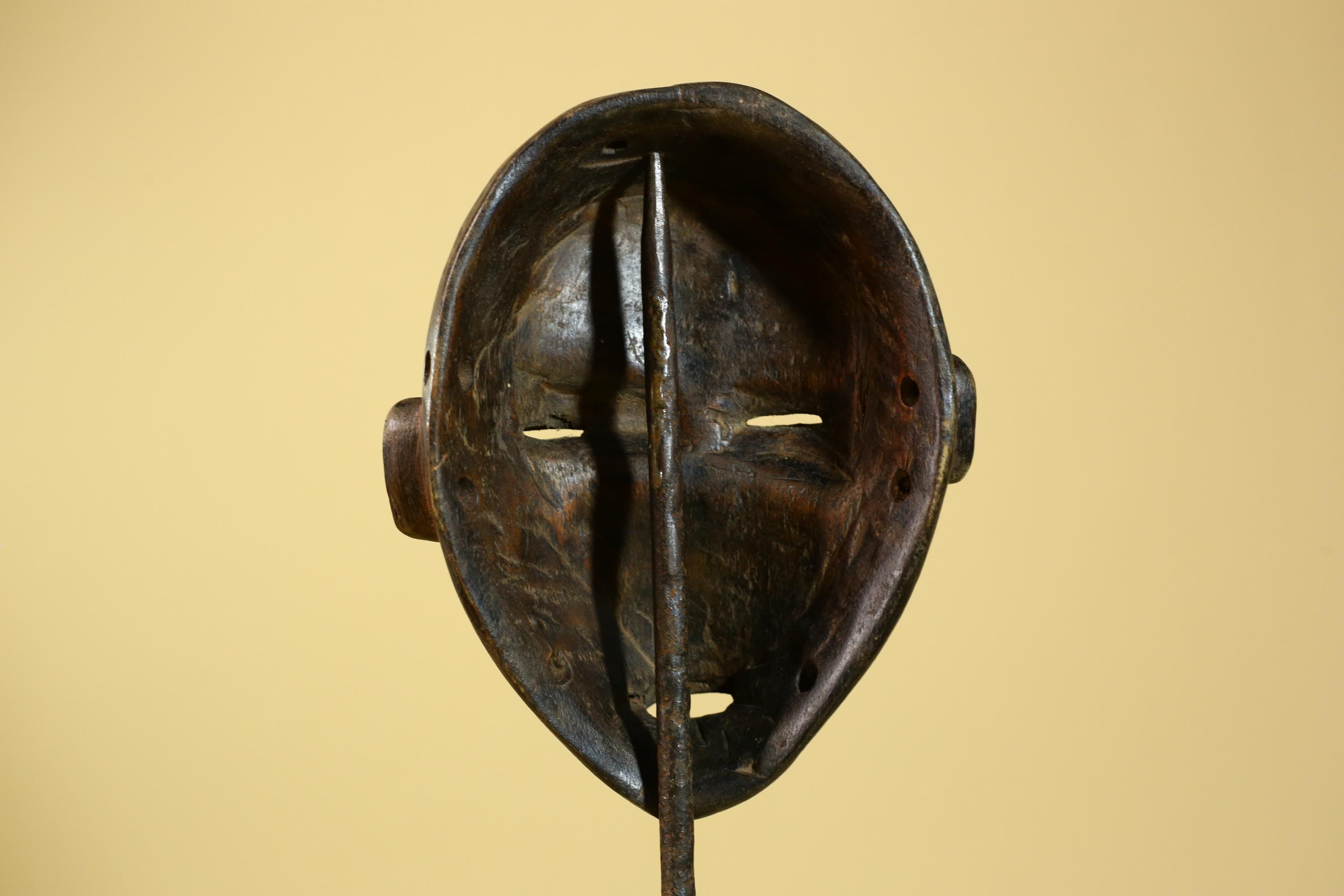African Dan Mask Carved Wood Classic Form Côte d’Ivoire Tribal Art Decor-G5966