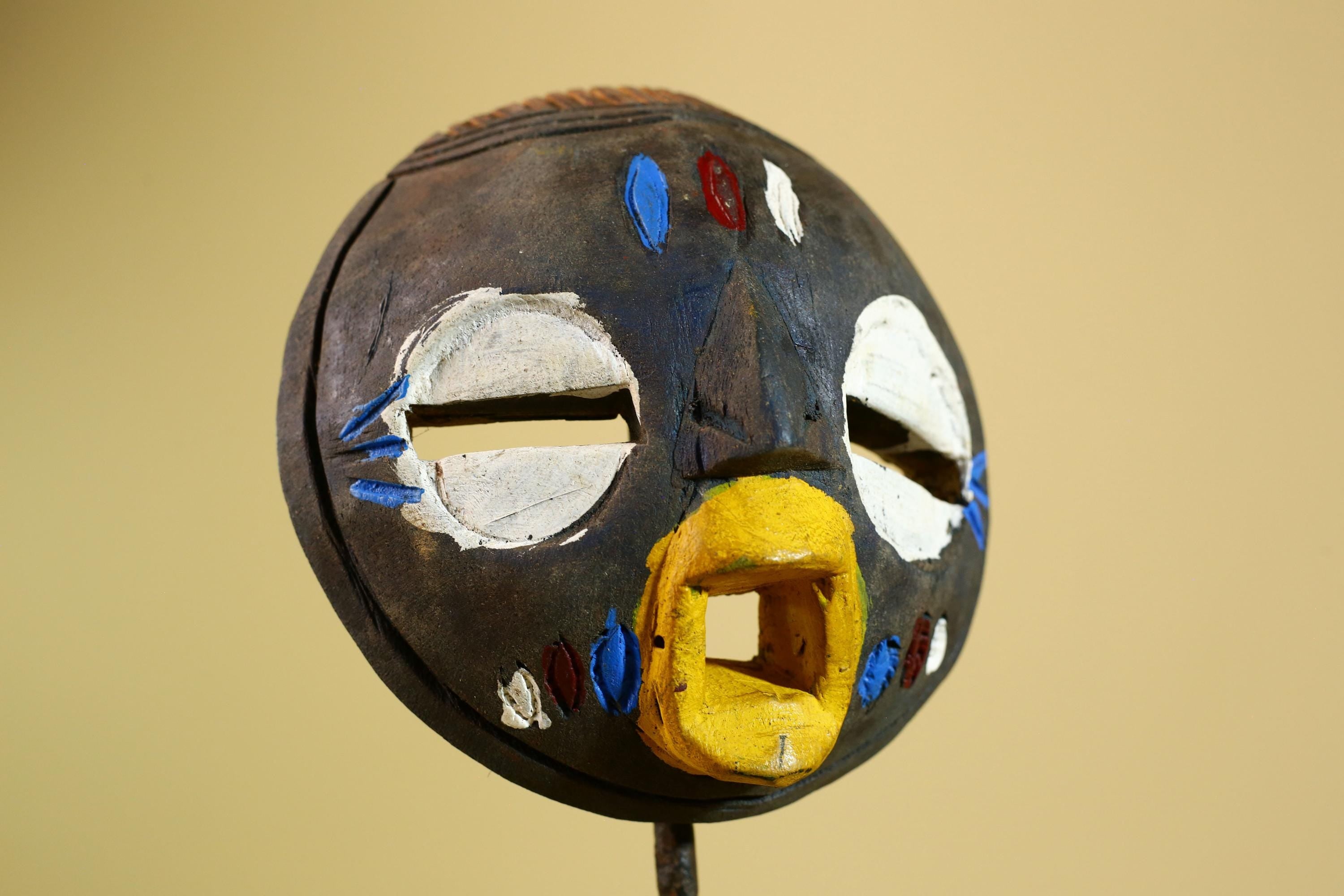 Tribal African Mask Painted Dark Wood Round Face from Côte d’Ivoire Decor-G5980