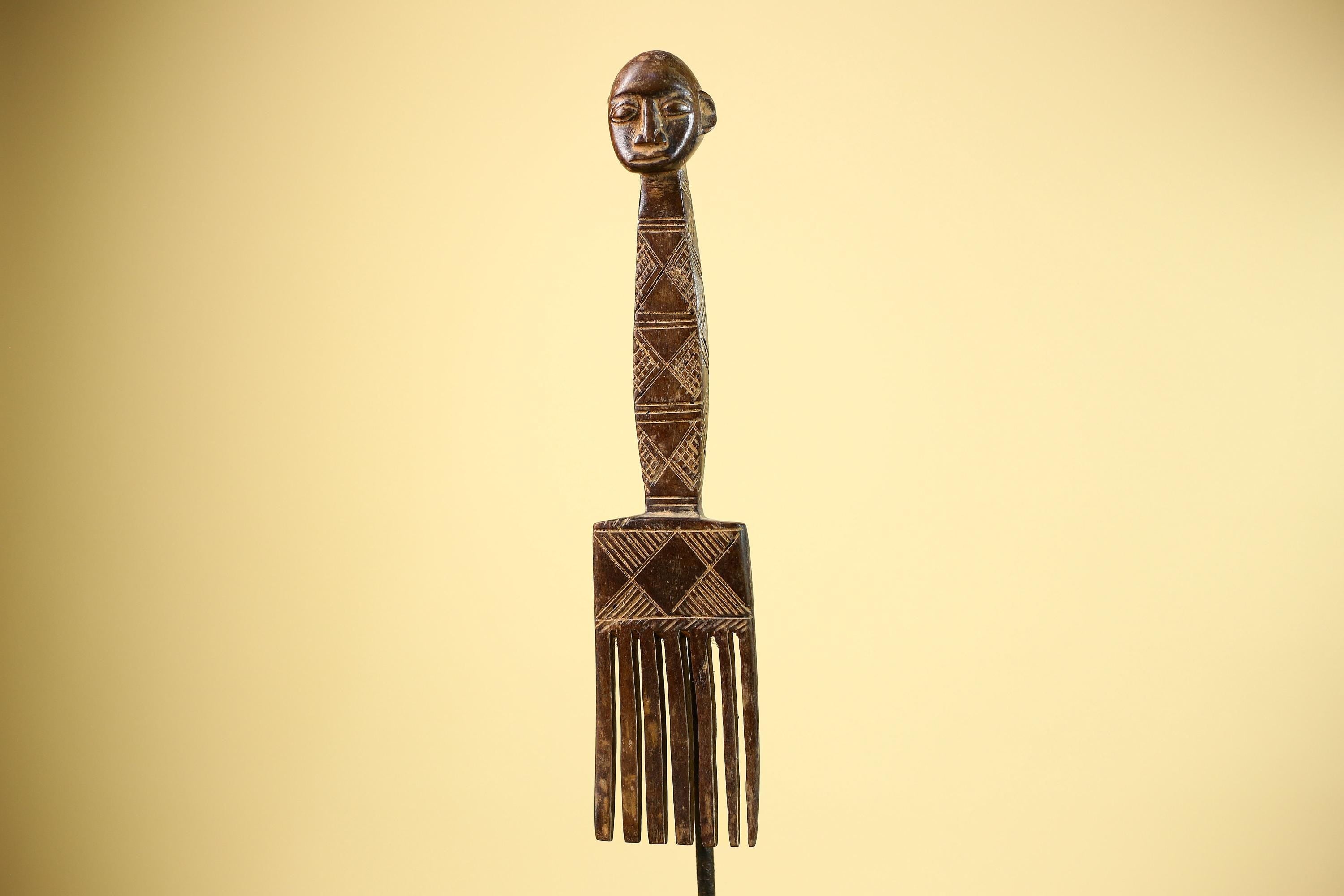 African Carved Wood Statue Comb Geometric Pattern West Africa Tribal Decor-G5894
