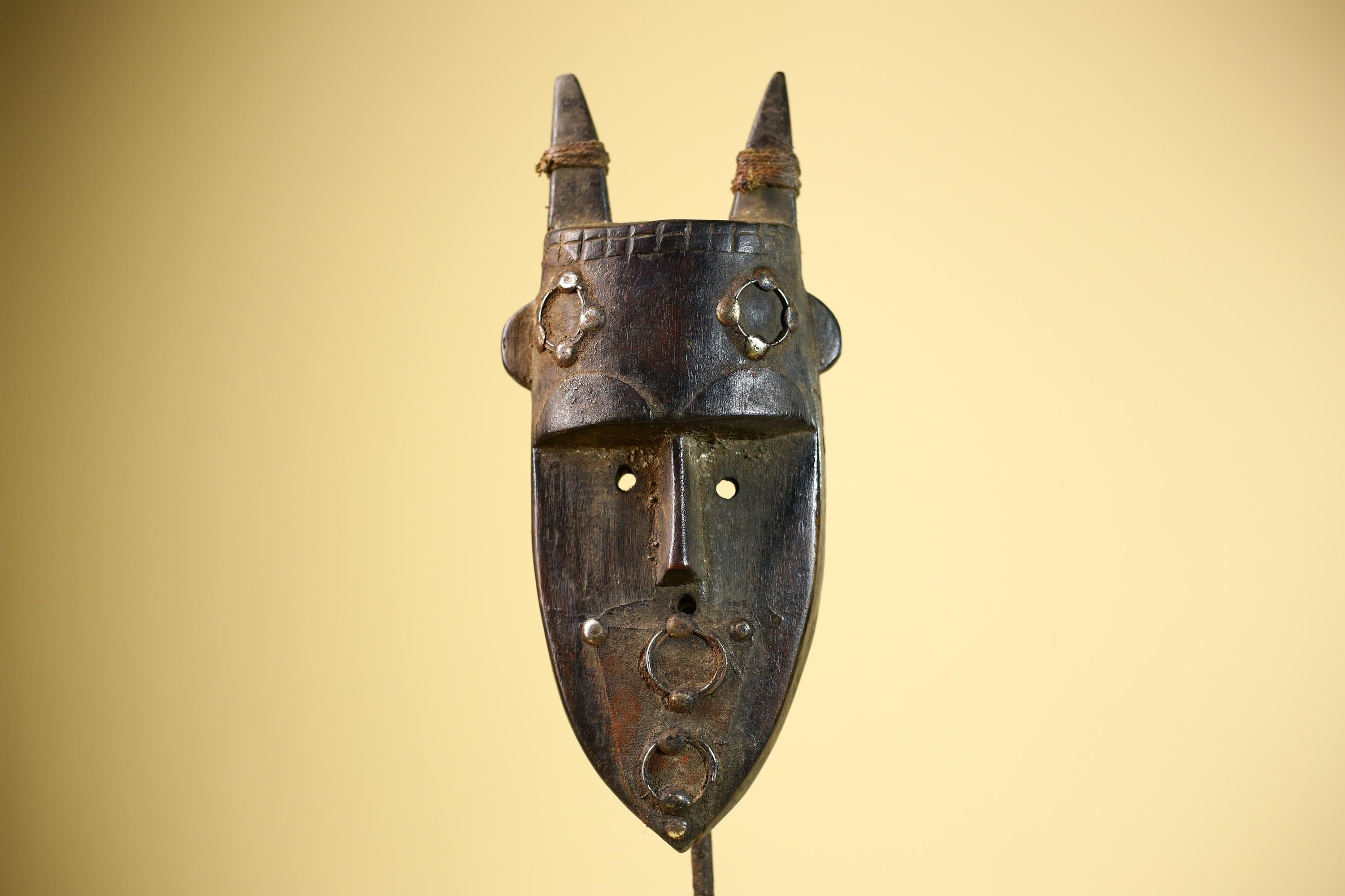 African Tribal Mask Carved Wood Horned Crest Côte d’Ivoire Wall Decor-G5895