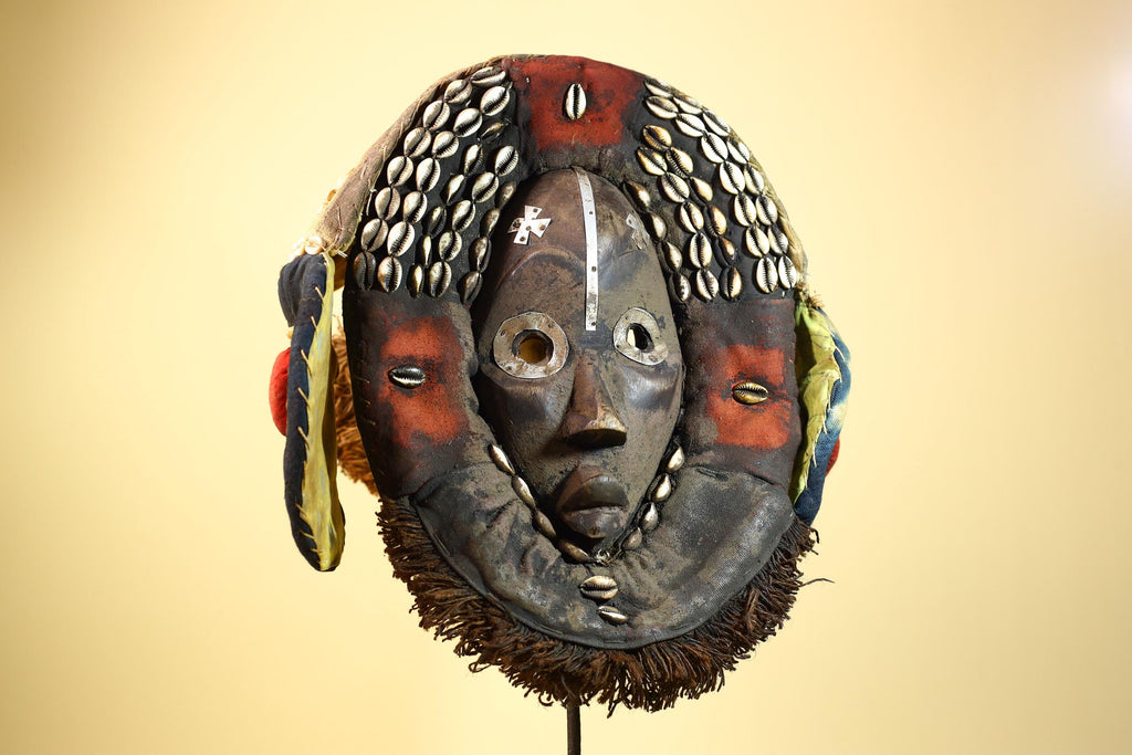 African Bamileke Mask Cowrie Shells Cloth Raffia Cameroon Tribal Art Decor-G5984