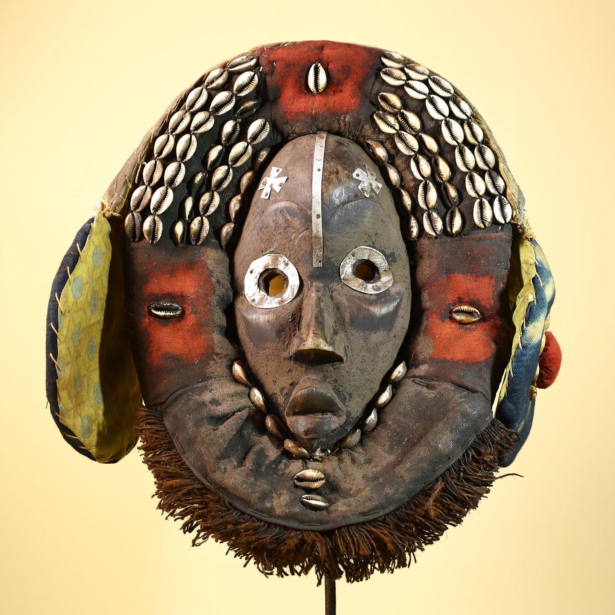 African Bamileke Mask Cowrie Shells Cloth Raffia Cameroon Tribal Art Decor-G5984