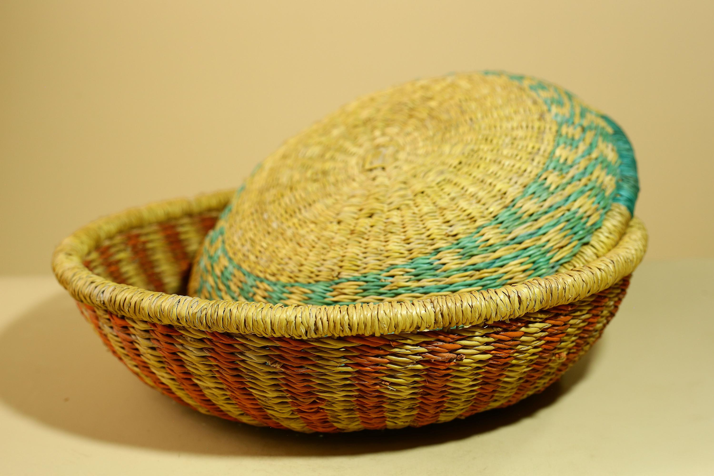 African Woven Basket Handmade Straw Storage Basket with Colorful Lid-G5916