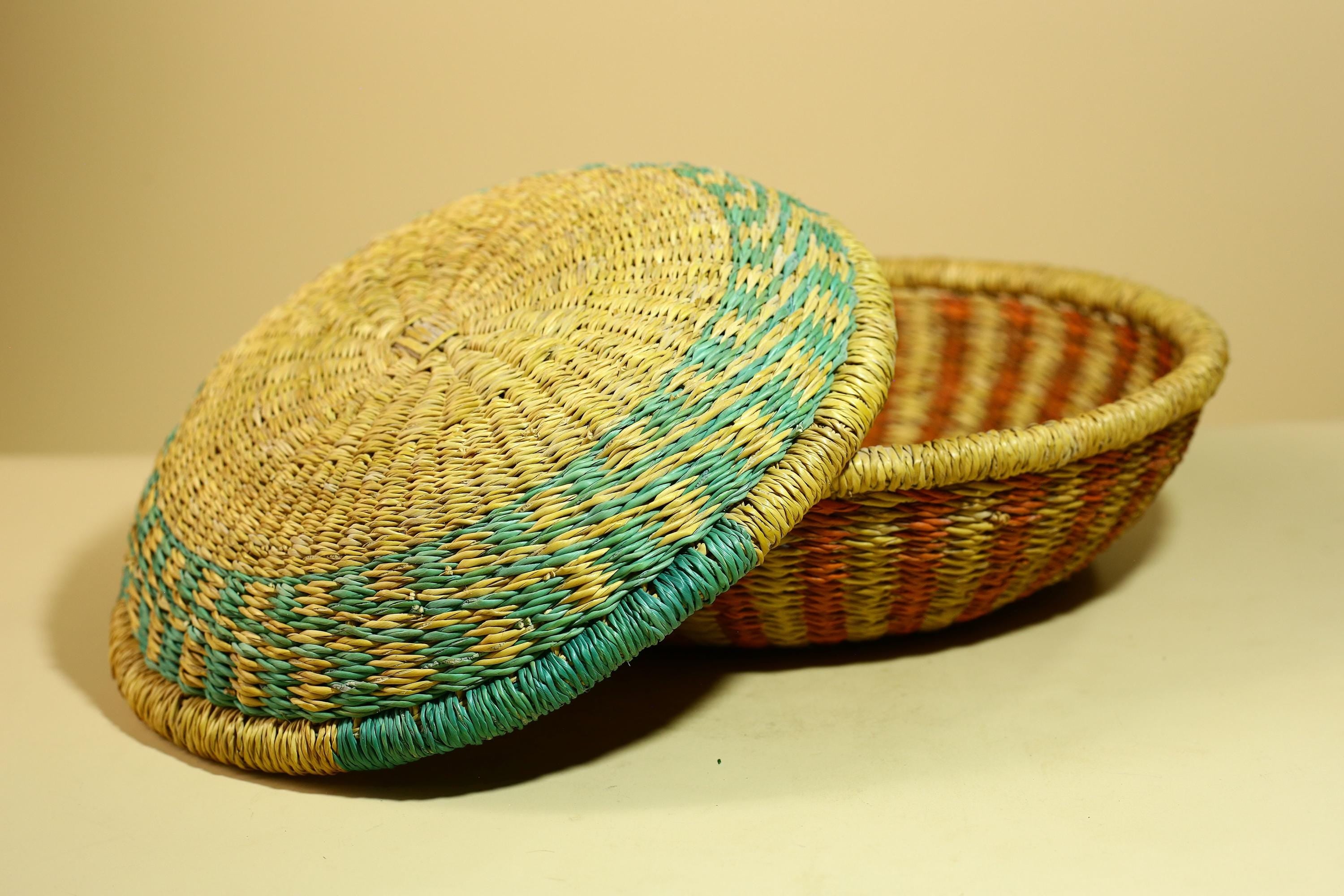 African Woven Basket Handmade Straw Storage Basket with Colorful Lid-G5916