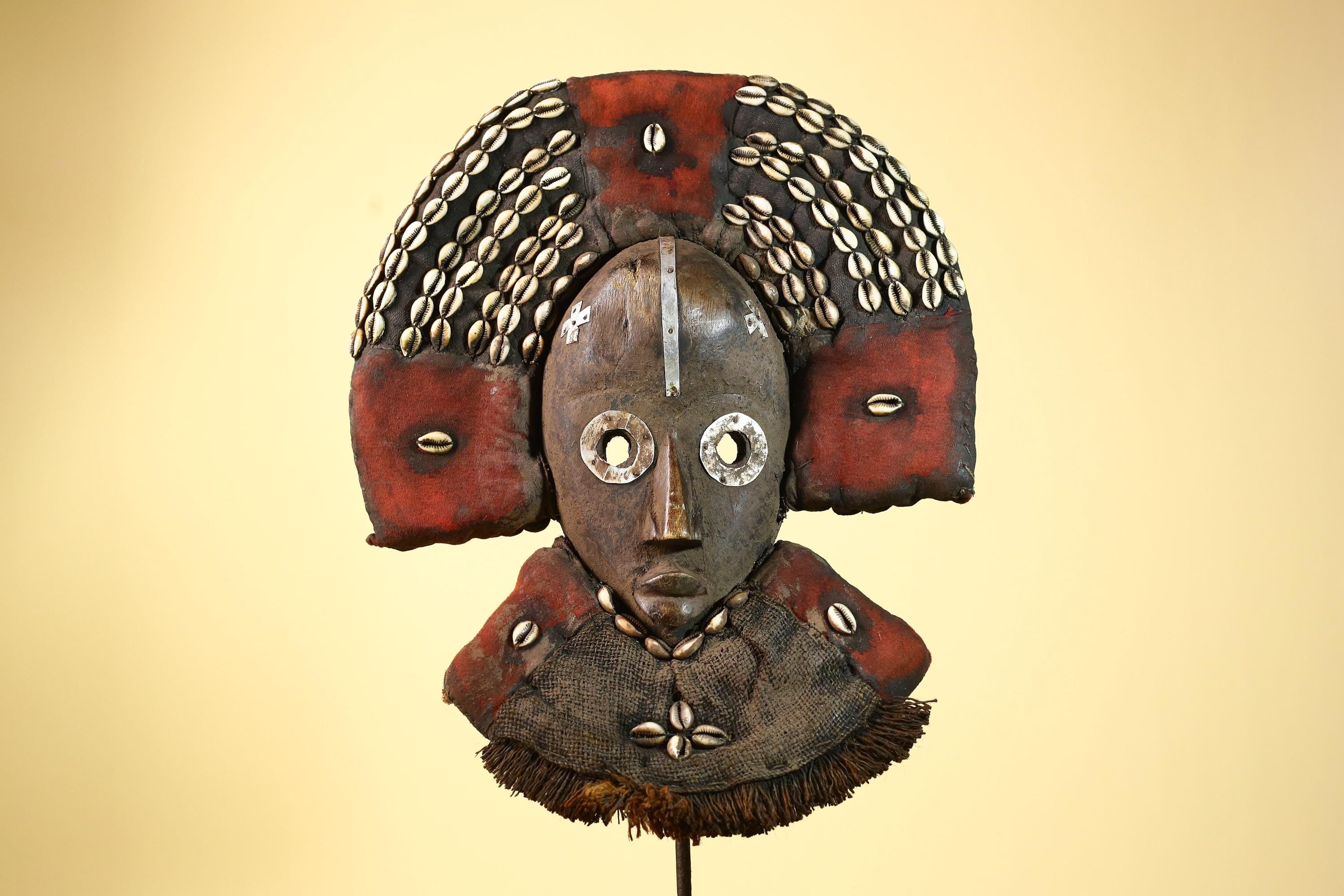 African Vintage Dan Mask Cowrie Shell Textile Côte d'Ivoire Tribal Art -G6007