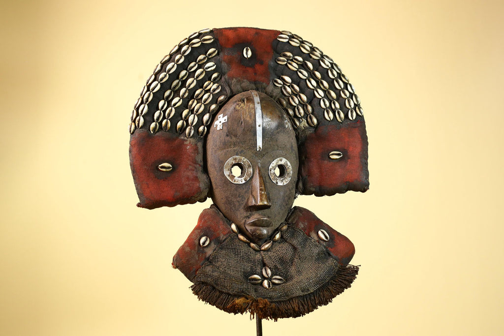 African Vintage Dan Mask Cowrie Shell Textile Côte d'Ivoire Tribal Art -G6007