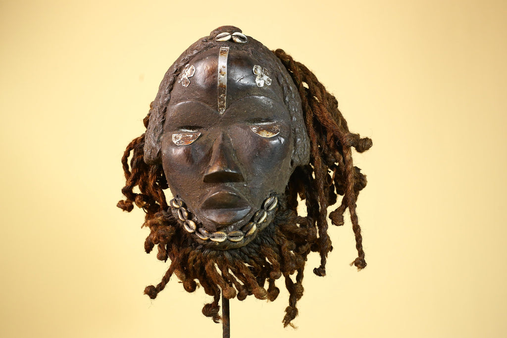 Antique Dan Mask Côte d'Ivoire African Tribal Art Cowrie Braids Metal Art-G6013