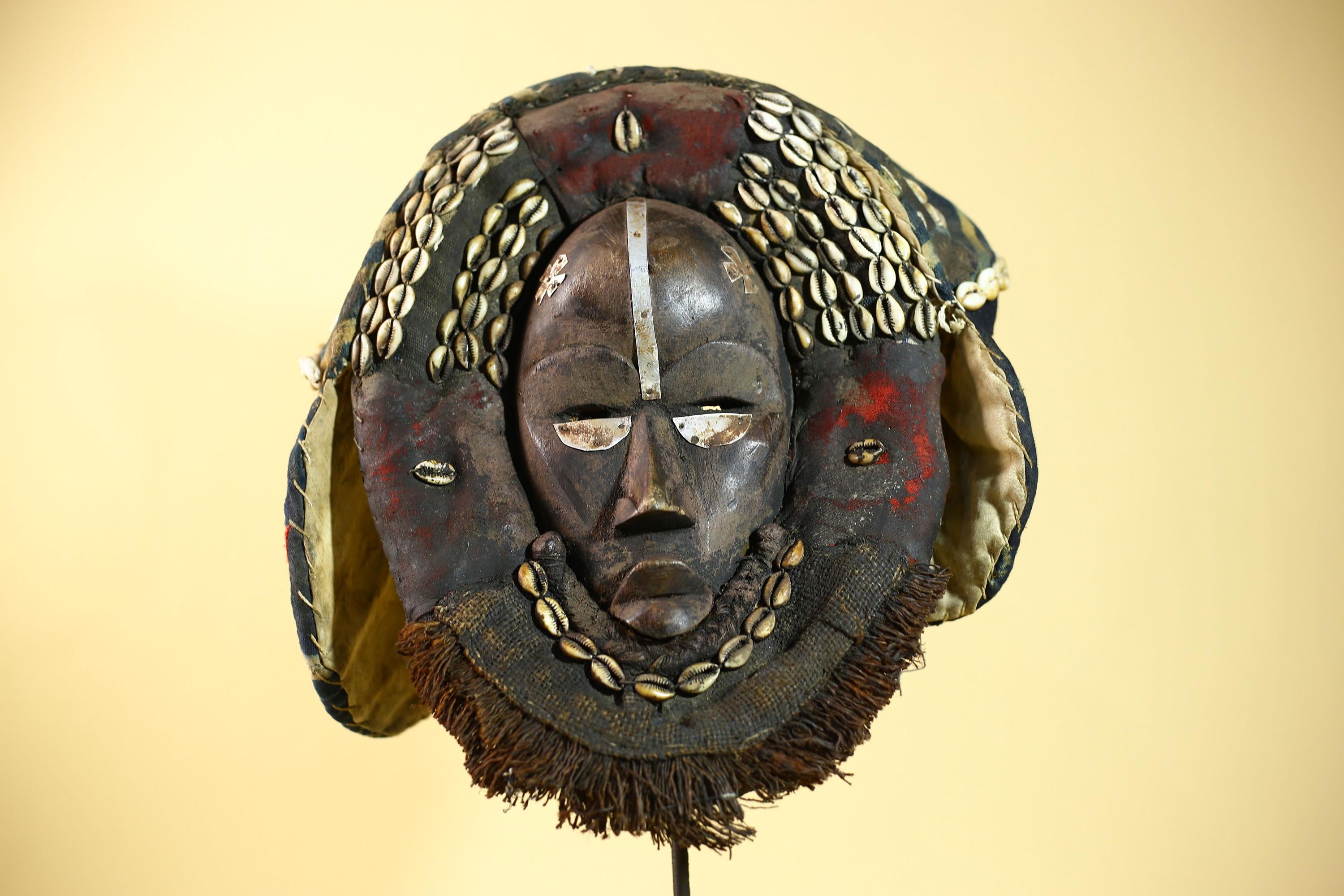 African Antique Dan Mask Côte d'Ivoire Cowrie Headpiece Wood Carved Tribal-G6014