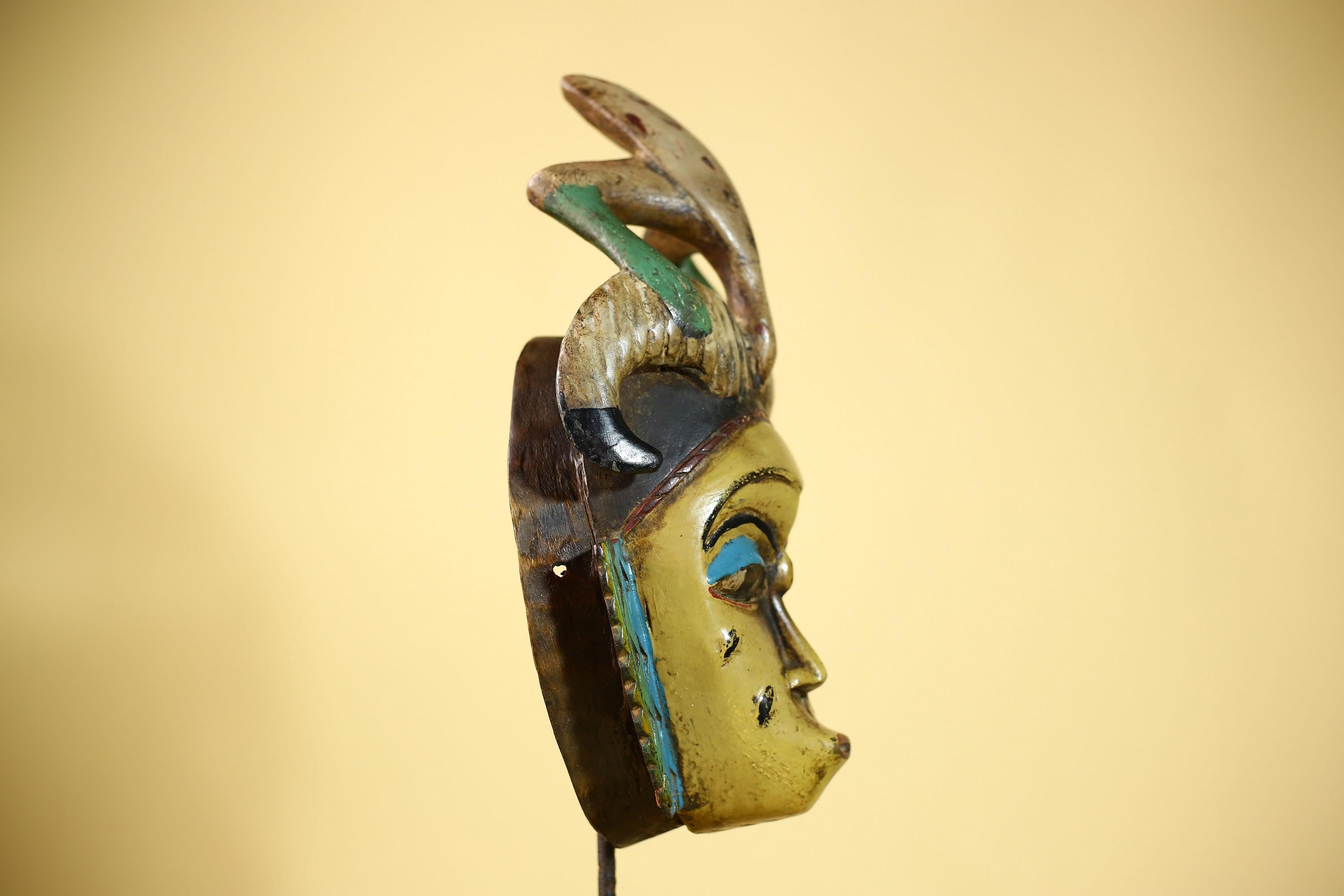 African Vintage Guro Mask with Horns & Carved Animal Top Tribal Art-G6050