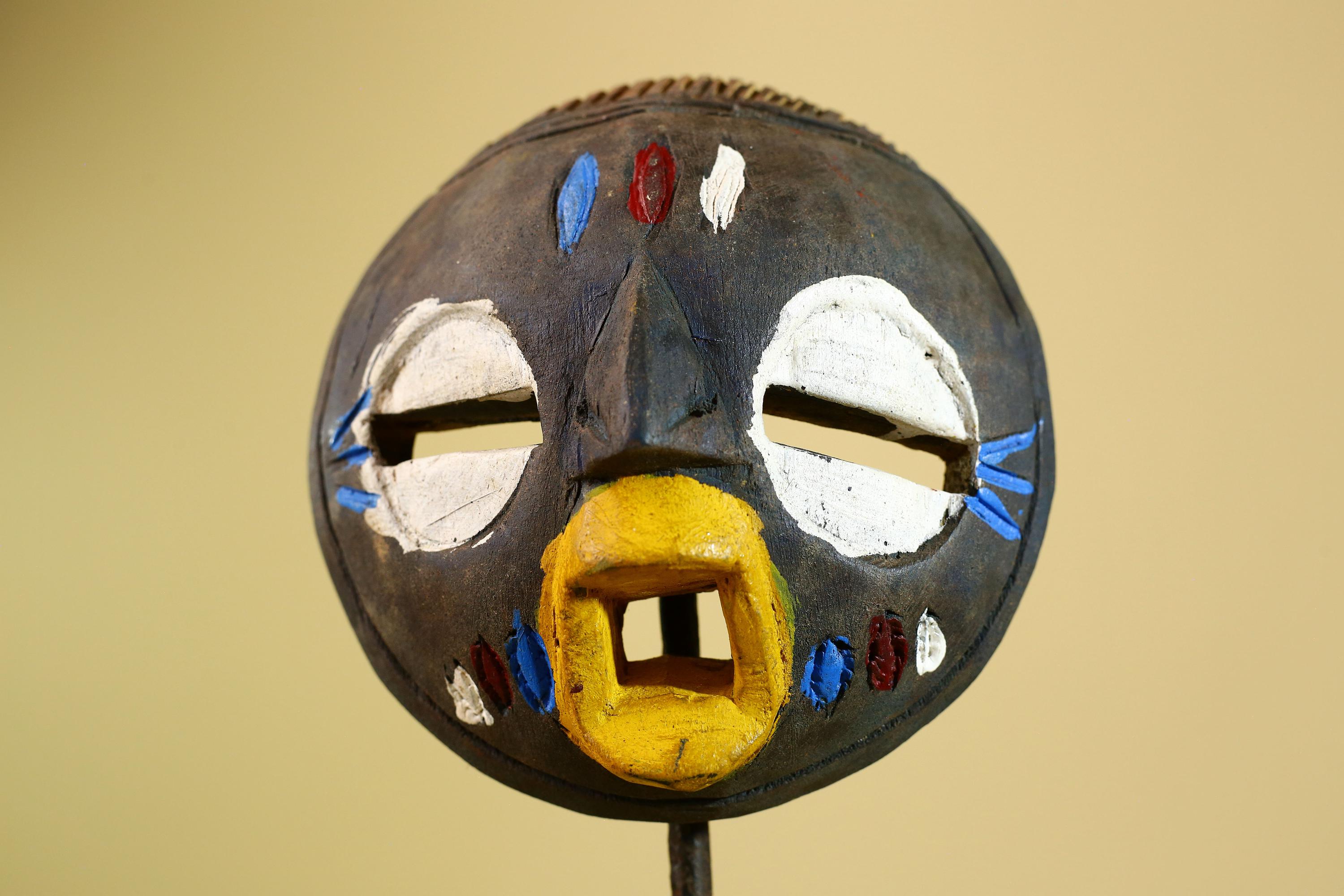 Tribal African Mask Painted Dark Wood Round Face from Côte d’Ivoire Decor-G5980