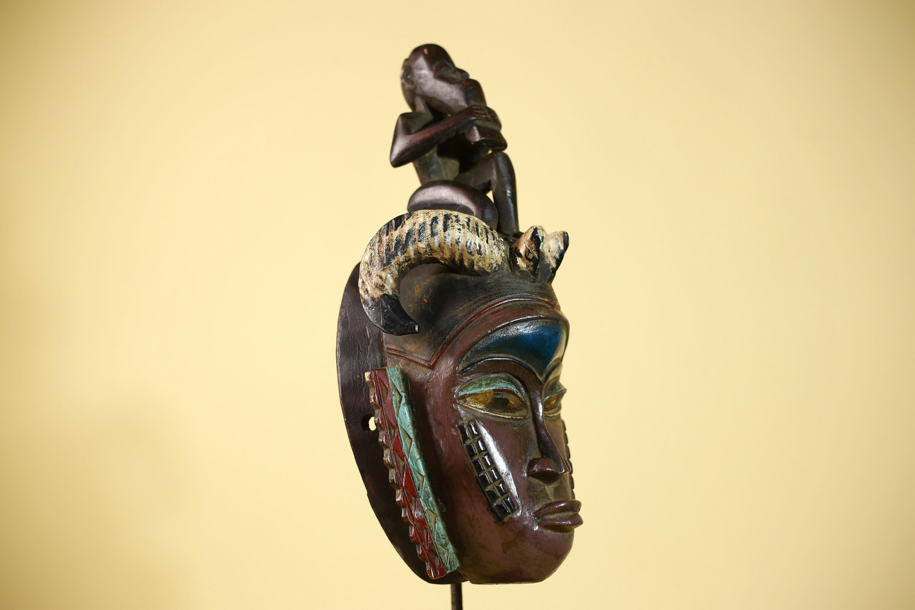 Handmade  African Guro  Tribal Wood African Mask Collectible Wall Art-G6088