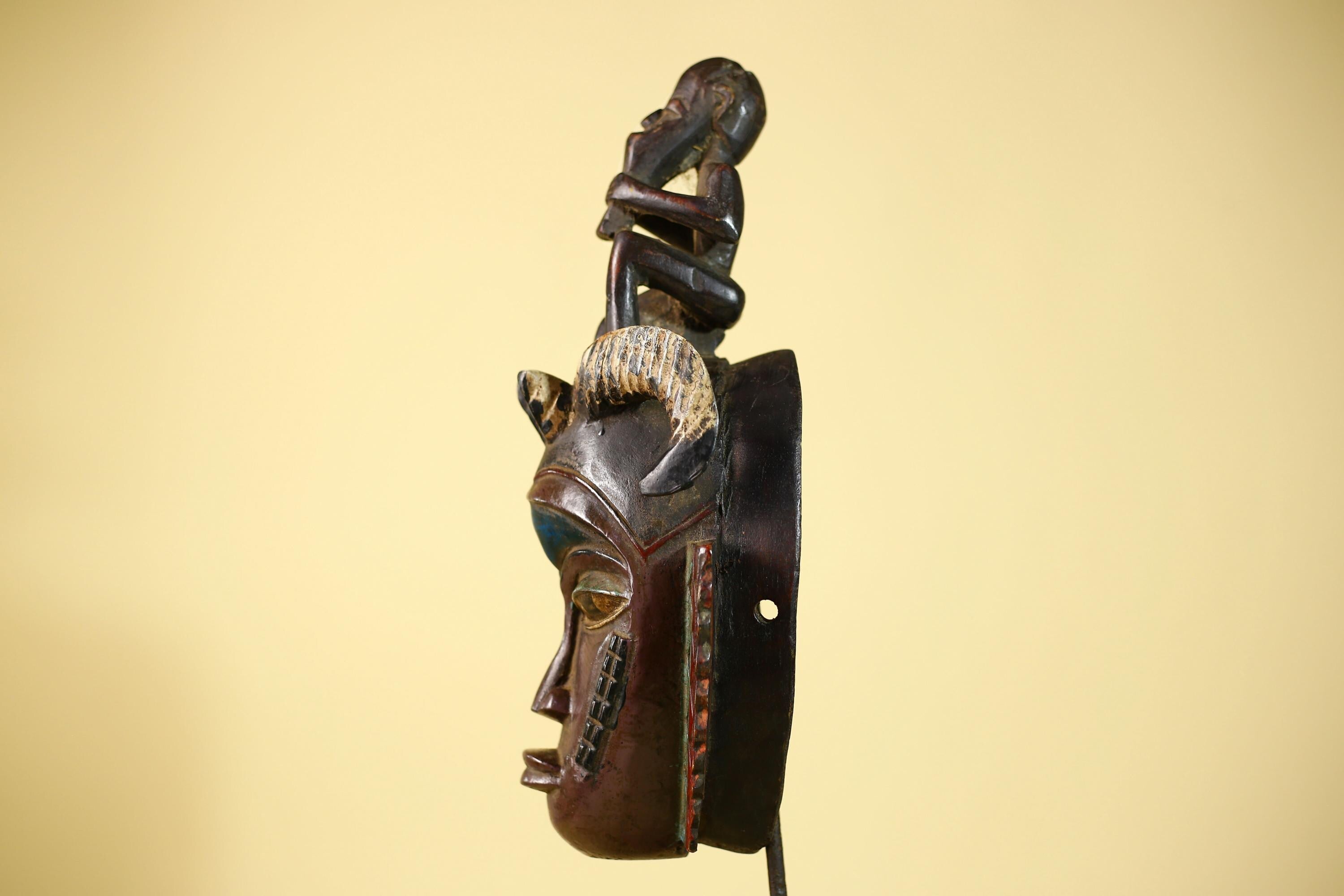 Handmade  African Guro  Tribal Wood African Mask Collectible Wall Art-G6088