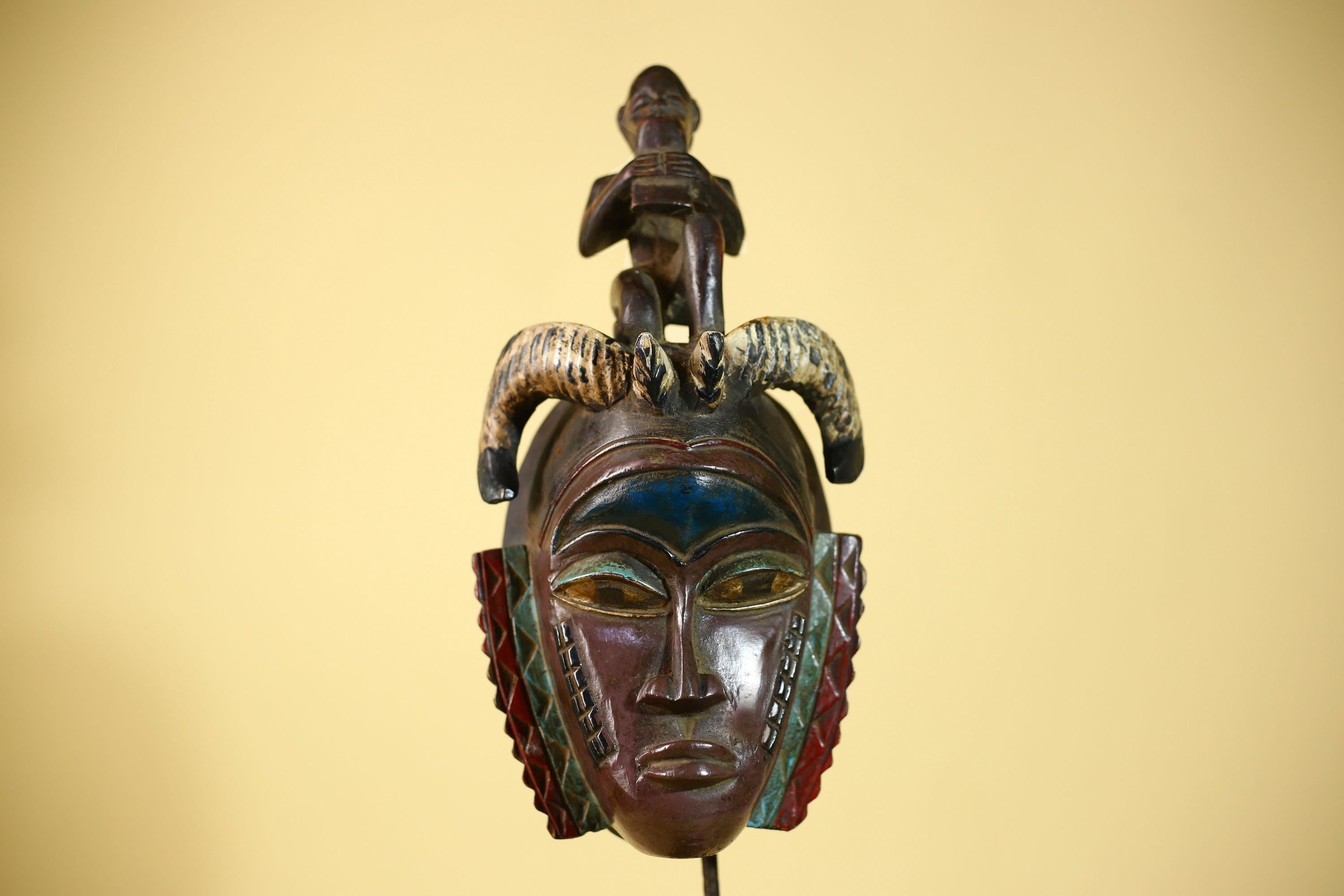 Handmade  African Guro  Tribal Wood African Mask Collectible Wall Art-G6088