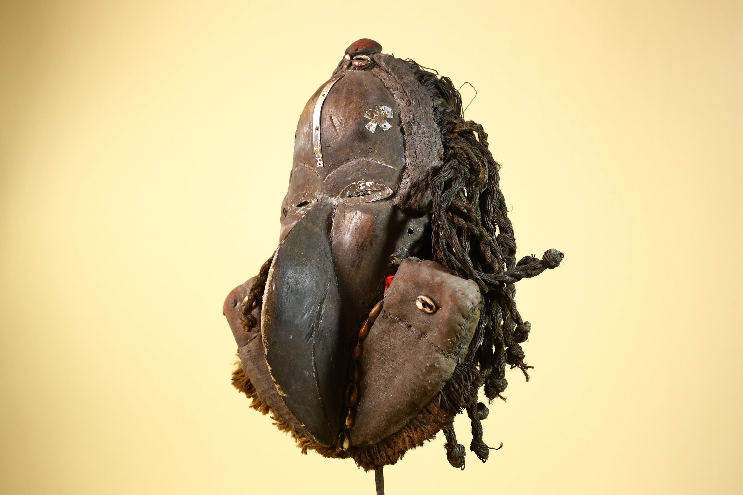 African Dan Mask Cowrie Shell Tribal Wood Cloth Art Liberia Vintage Decor-G5991