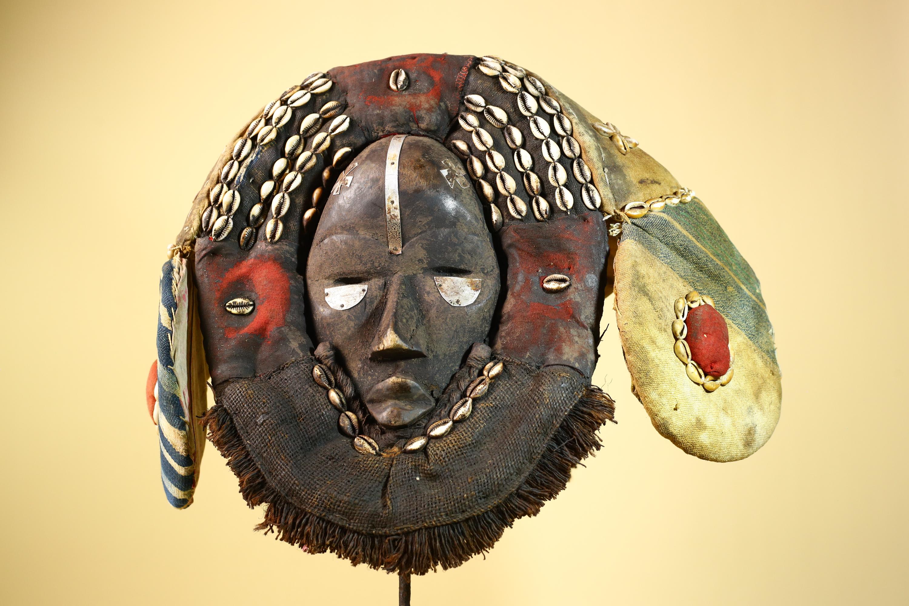 Vintage Dan Deangle Mask Cowrie Shell Ceremonial African Tribal Art Liberia-G5994