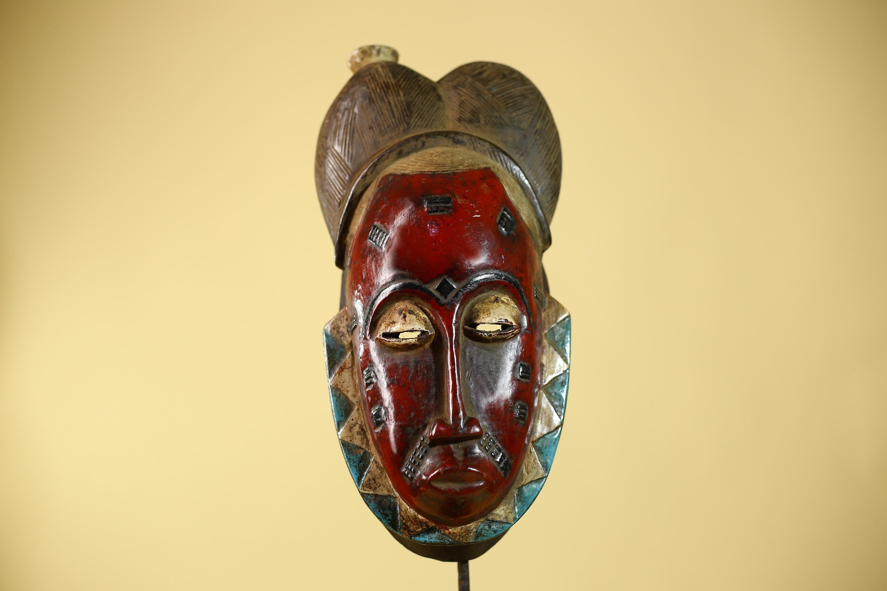 Hand Carved Guro  African Mask Tribal Wall Art: Authentic African Wood Sculpture-G6124