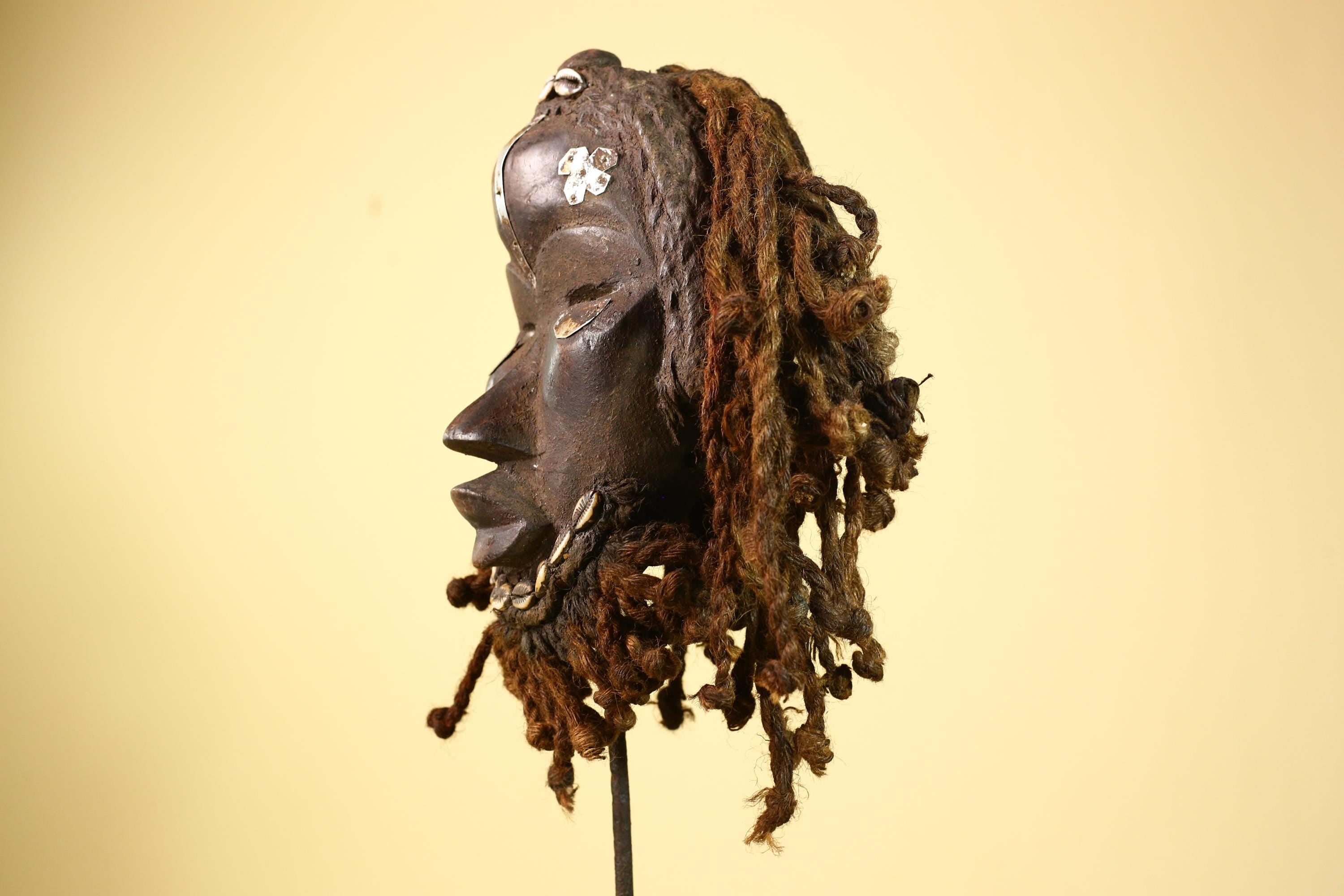 Antique Dan Mask Côte d'Ivoire African Tribal Art Cowrie Braids Metal Art-G6013