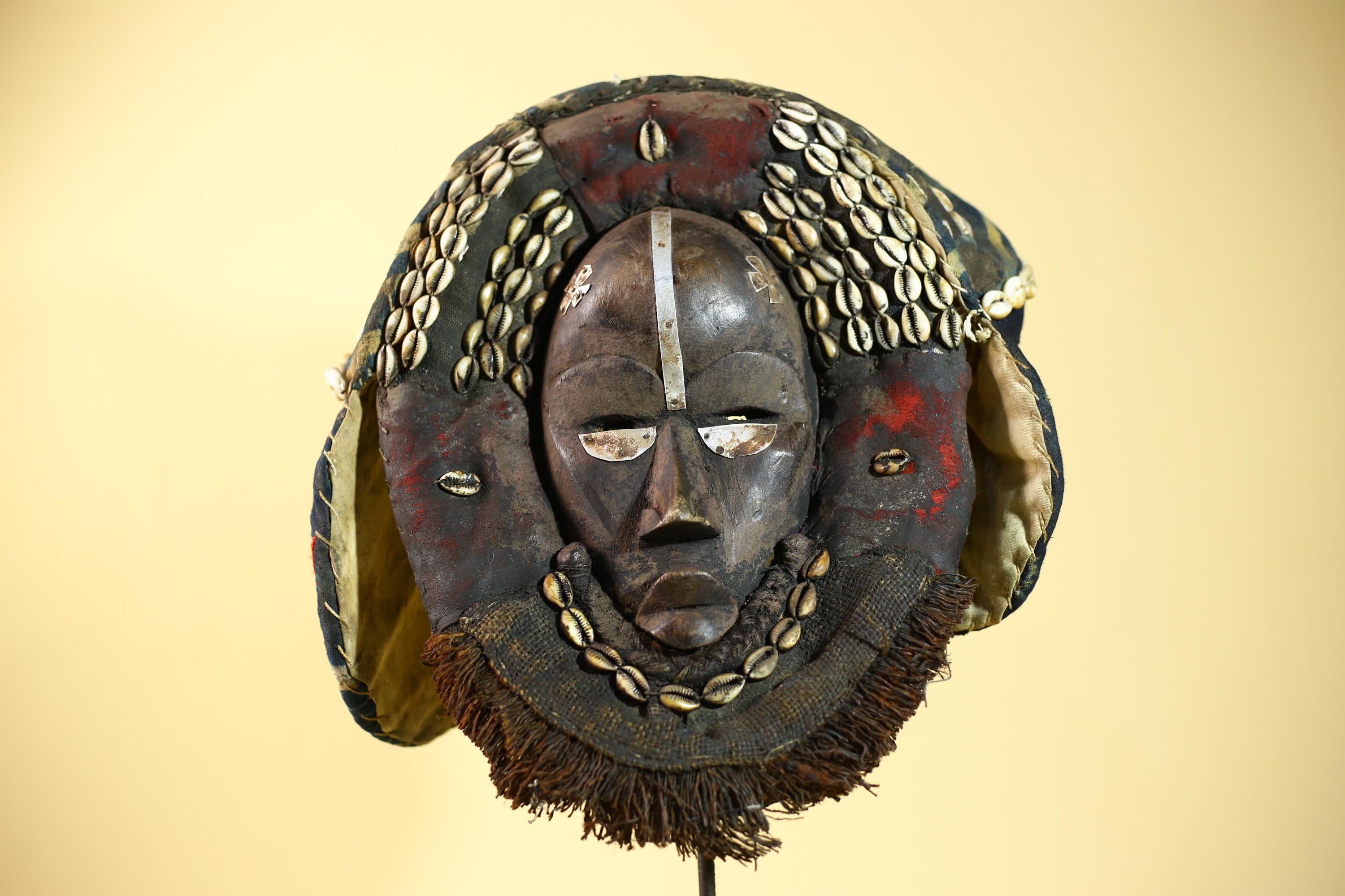 African Antique Dan Mask Côte d'Ivoire Cowrie Headpiece Wood Carved Tribal-G6014