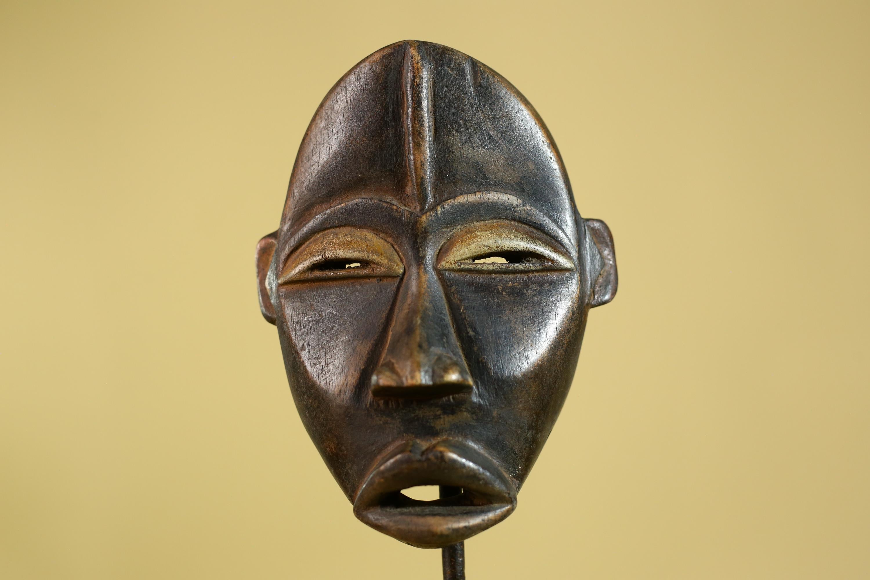 African Dan black face -Mask Hand Carved Wooden Tribal Art from Liberia-G6181