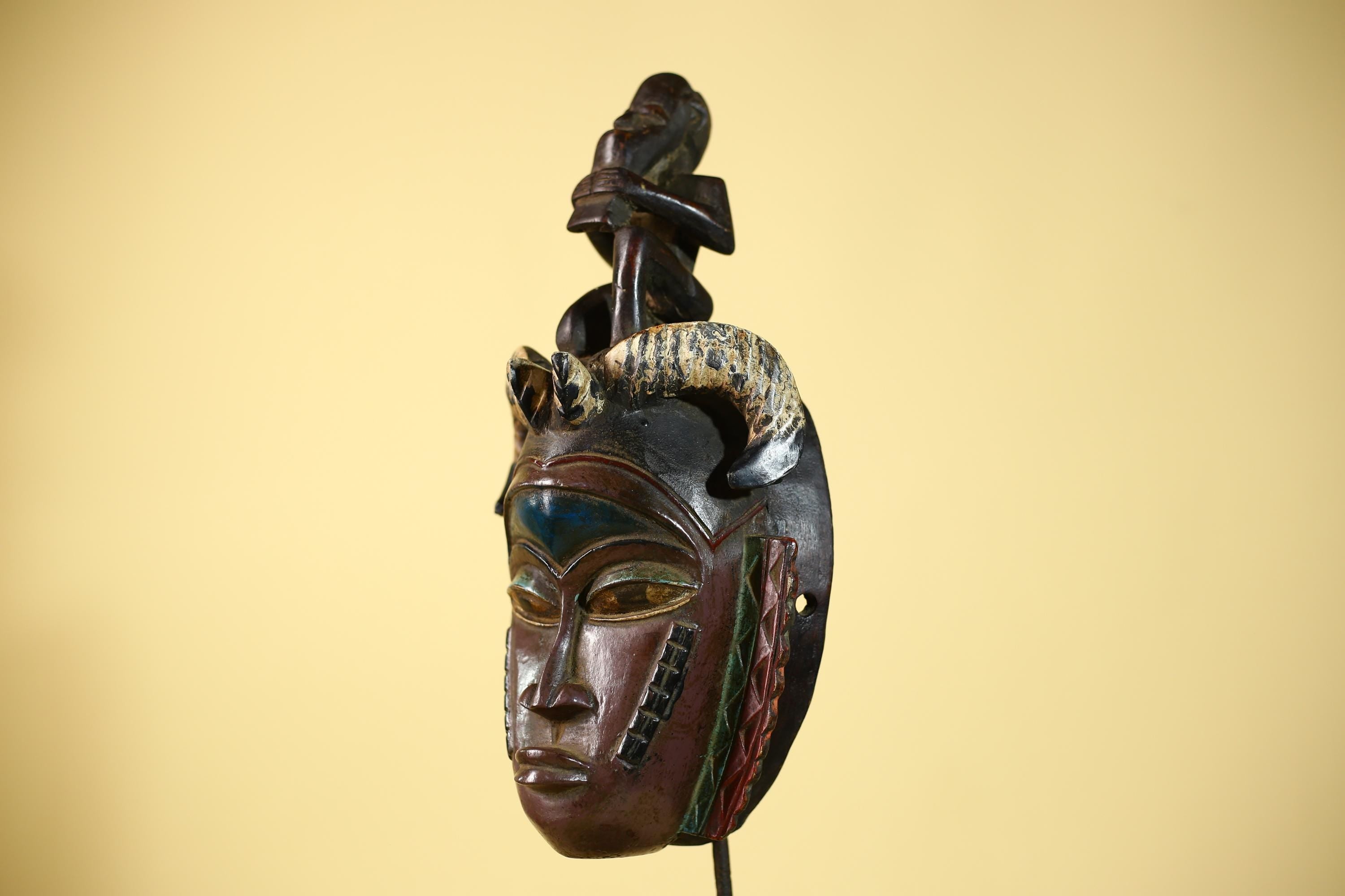 Handmade  African Guro  Tribal Wood African Mask Collectible Wall Art-G6088