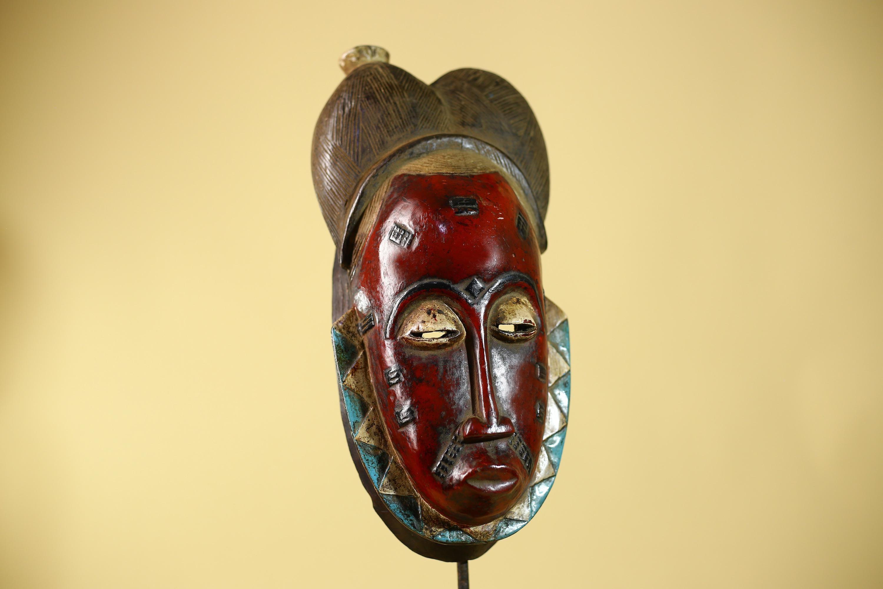 Hand Carved Guro  African Mask Tribal Wall Art: Authentic African Wood Sculpture-G6124