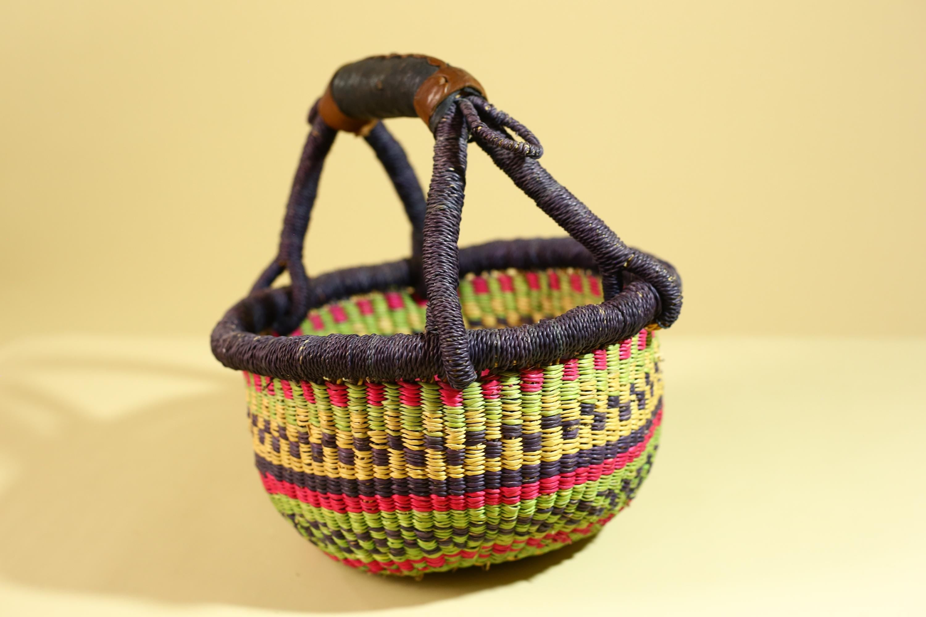 African Handwoven Market Basket Natural Fiber Straw Tote With Leather Handle-G6288