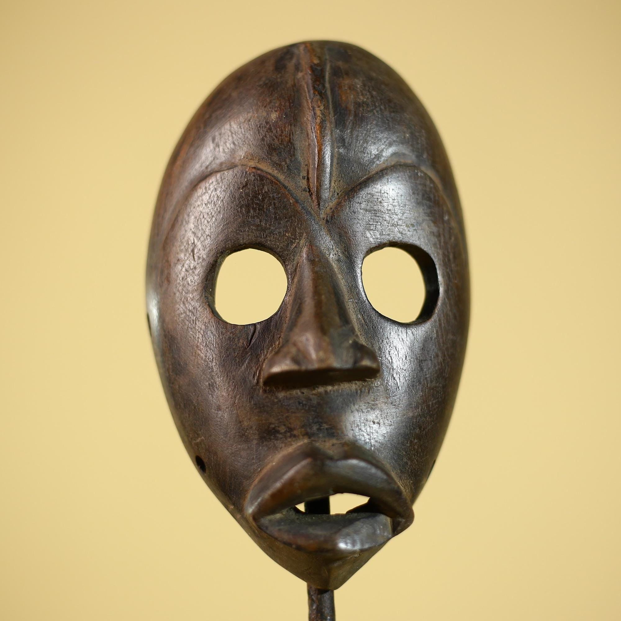 African Tribal Mask Hand Carved Wood Wall Mask Ethnographic Sculpture-G6322